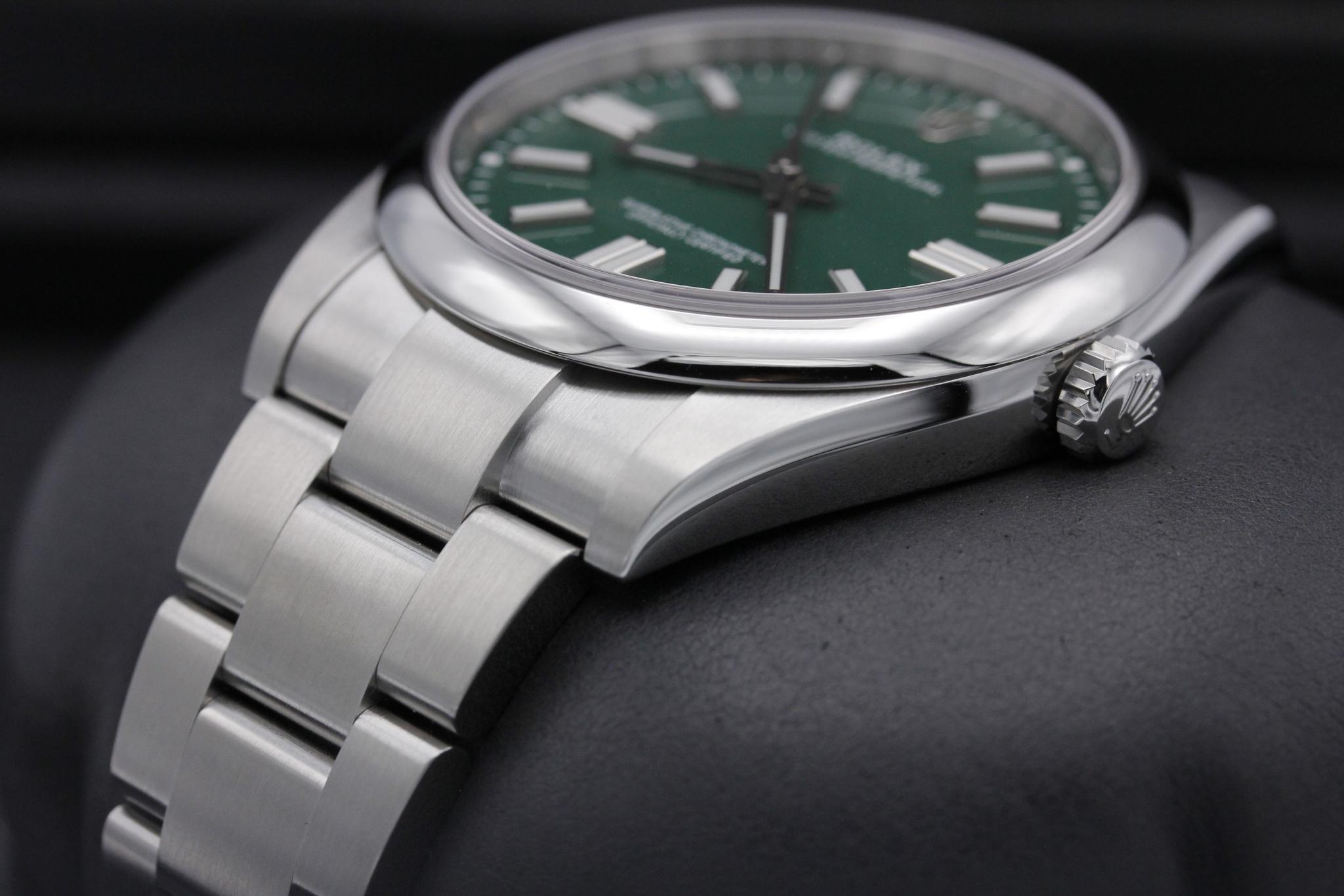 Watch Image 2