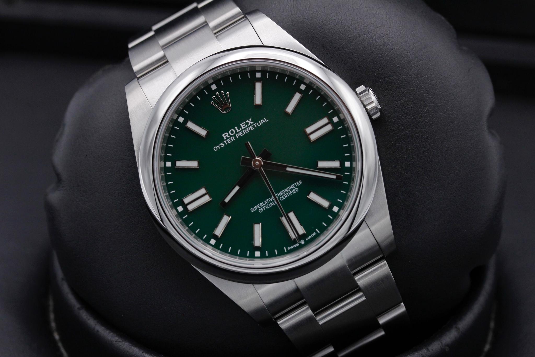 Watch Image 9