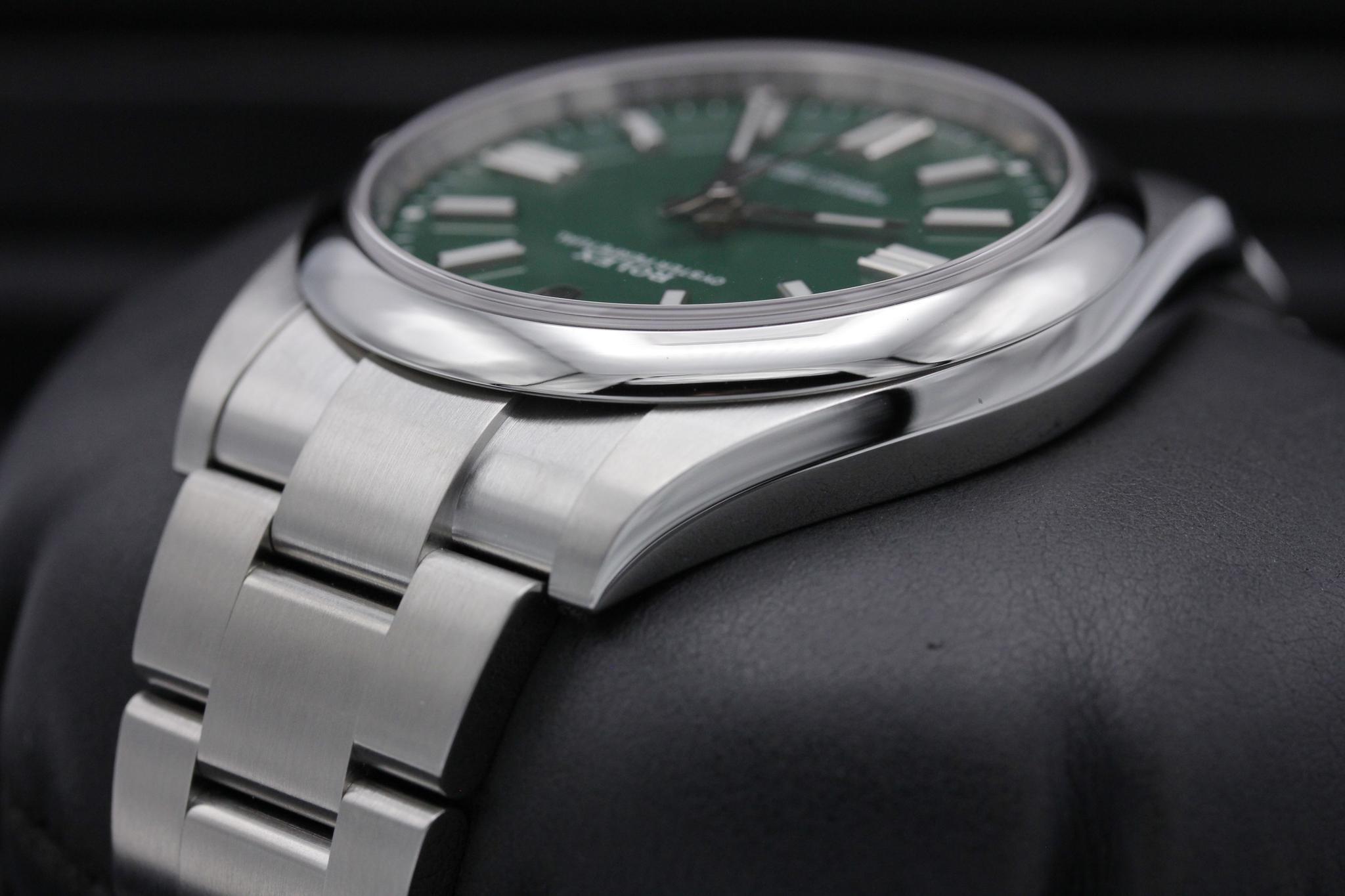 Watch Image 5