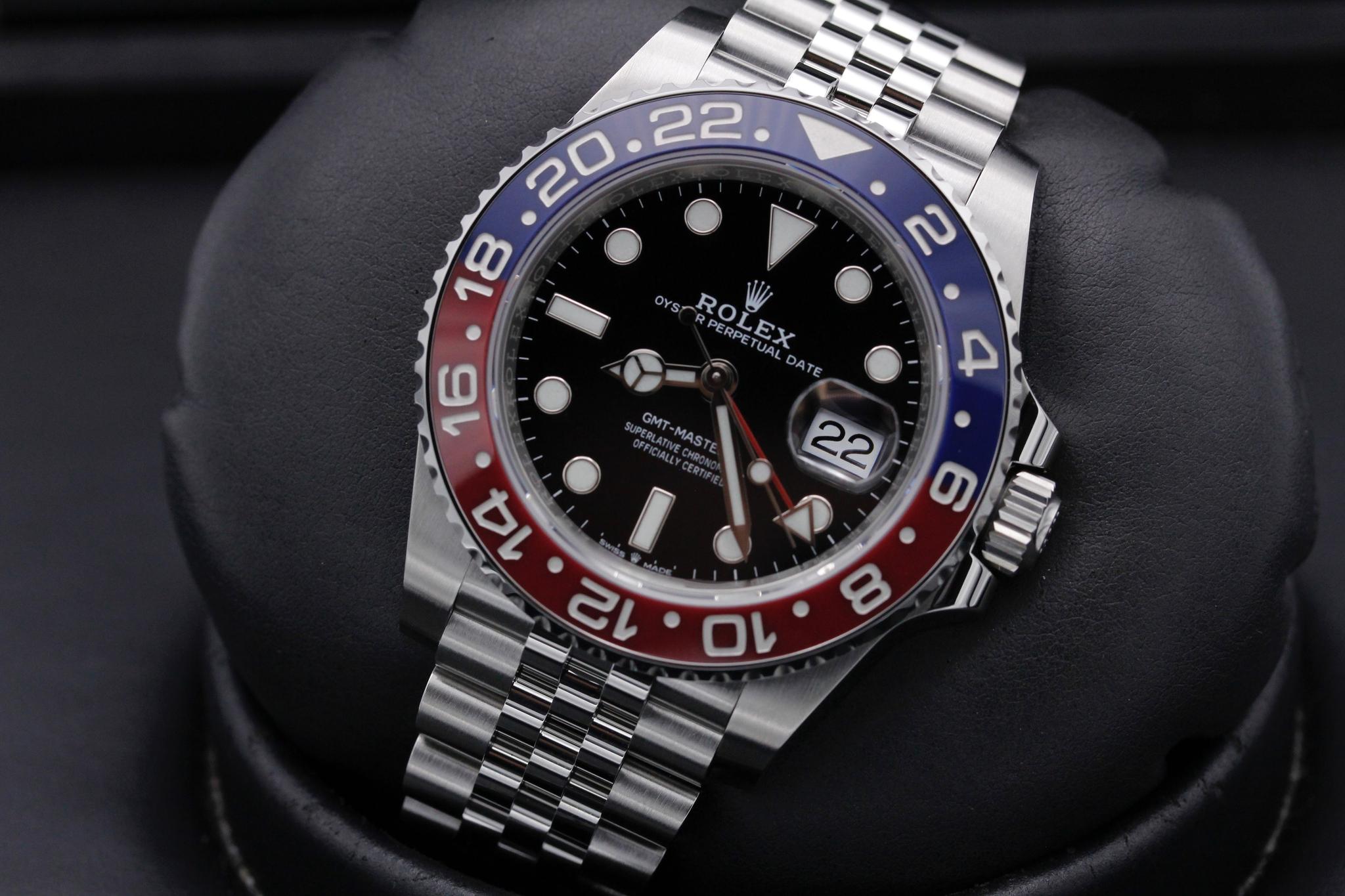 Watch Image 10