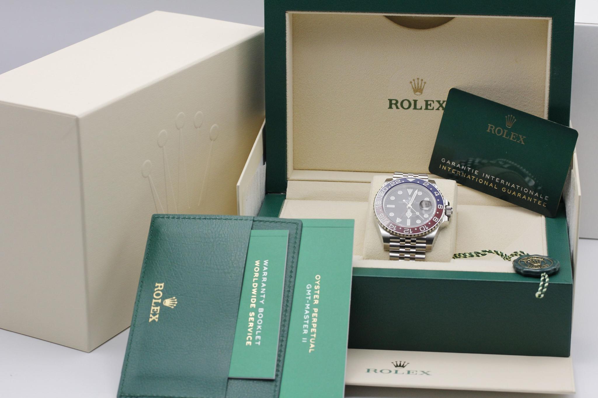 Watch Image 11