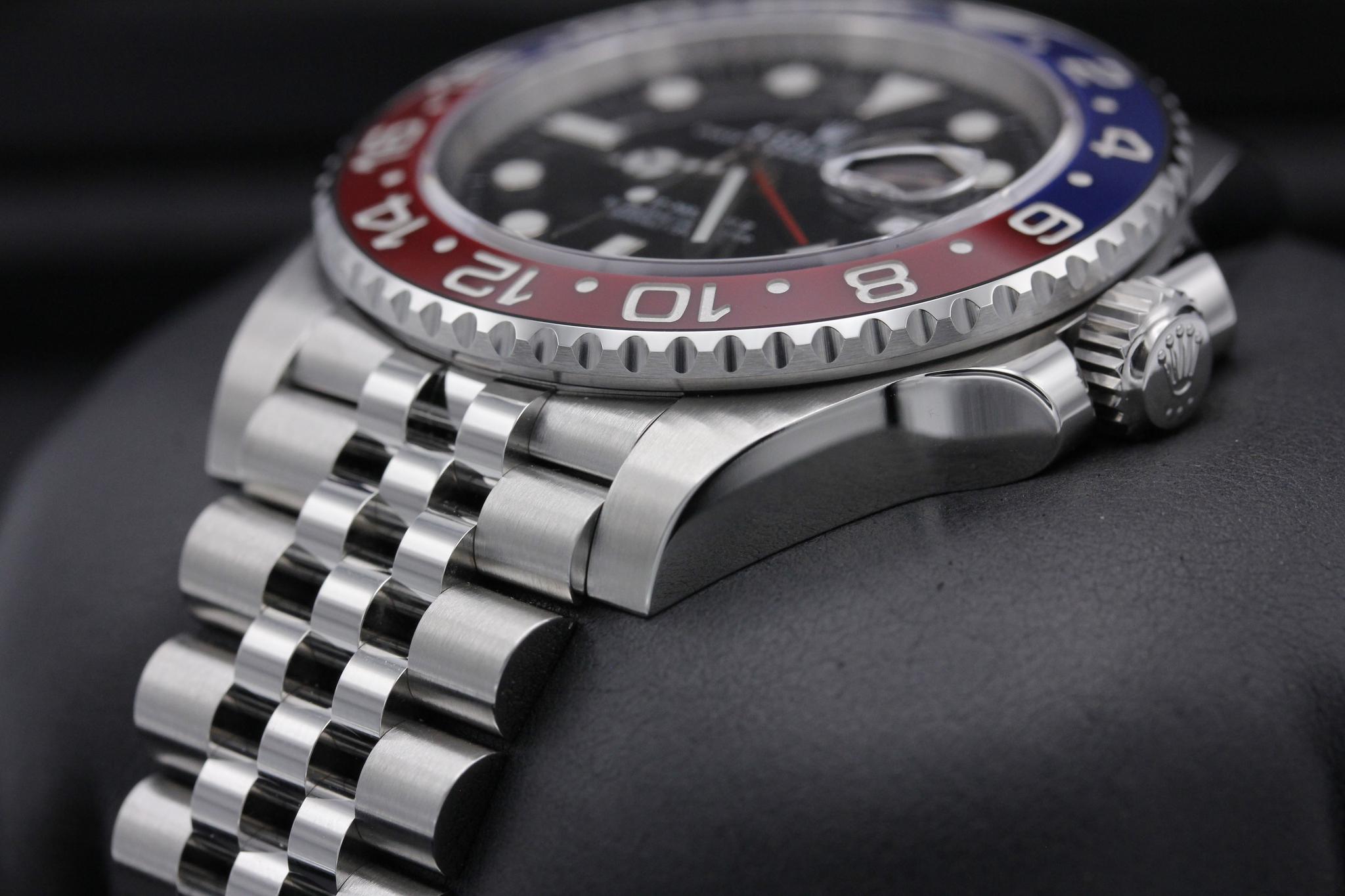 Watch Image 2
