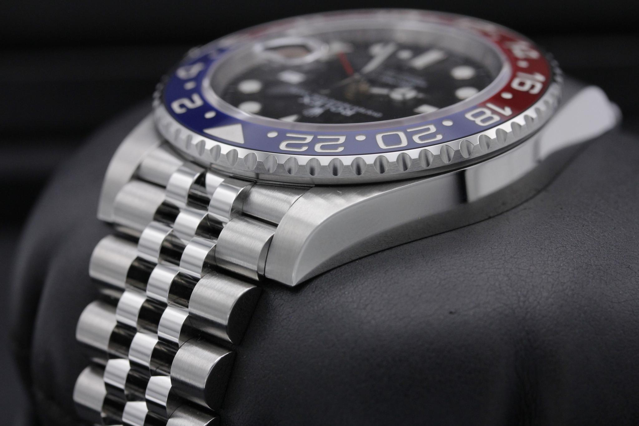 Watch Image 5