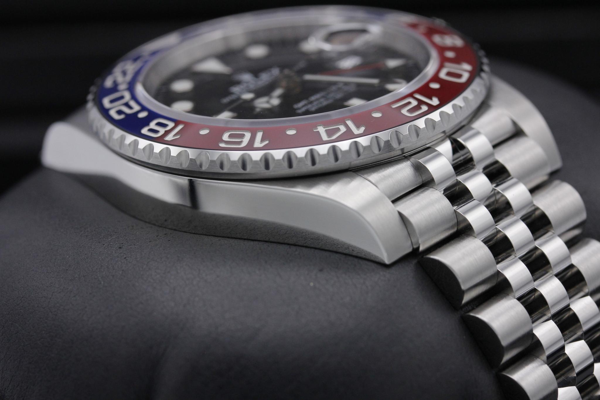 Watch Image 6
