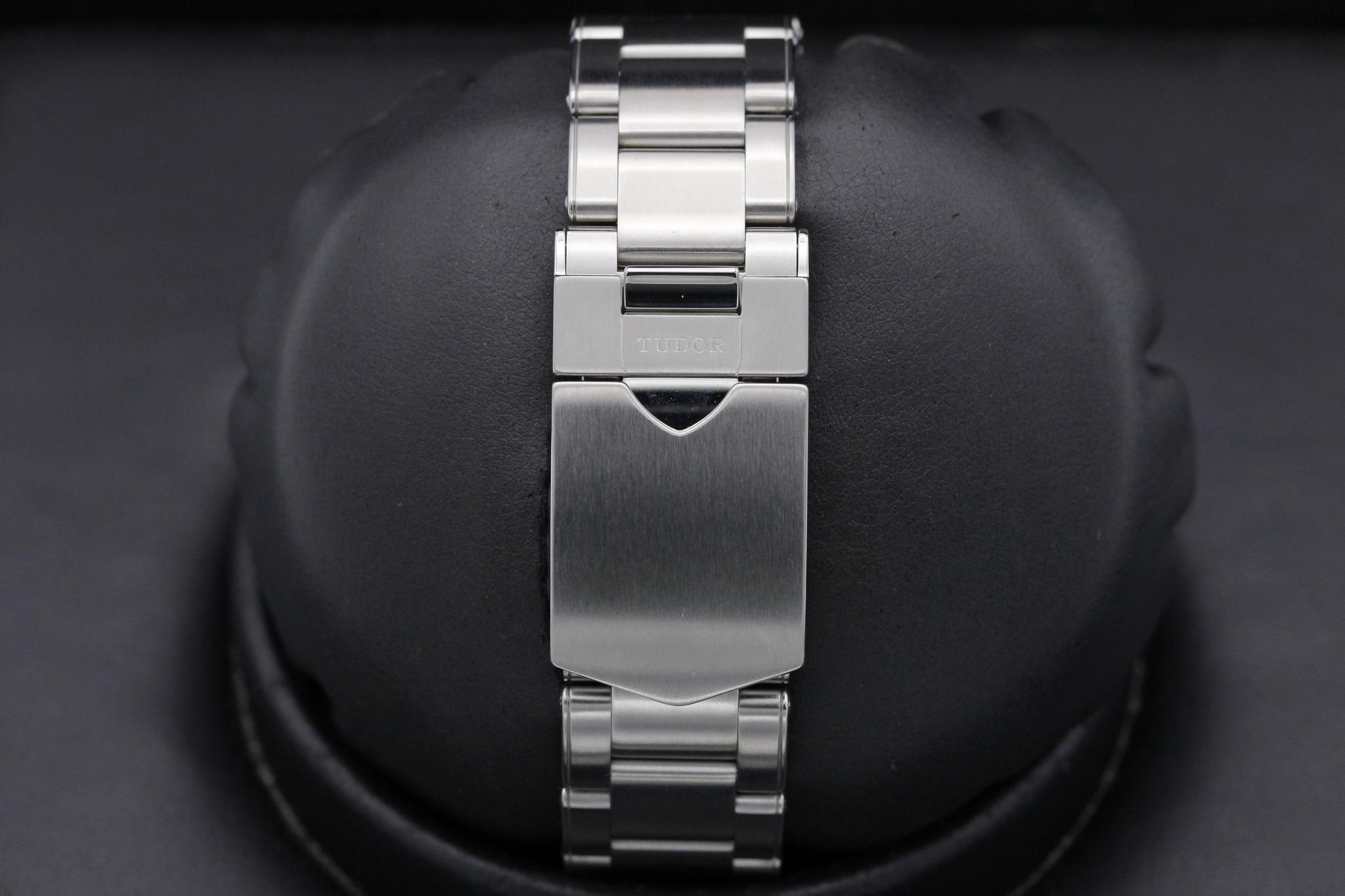 Watch Image 8