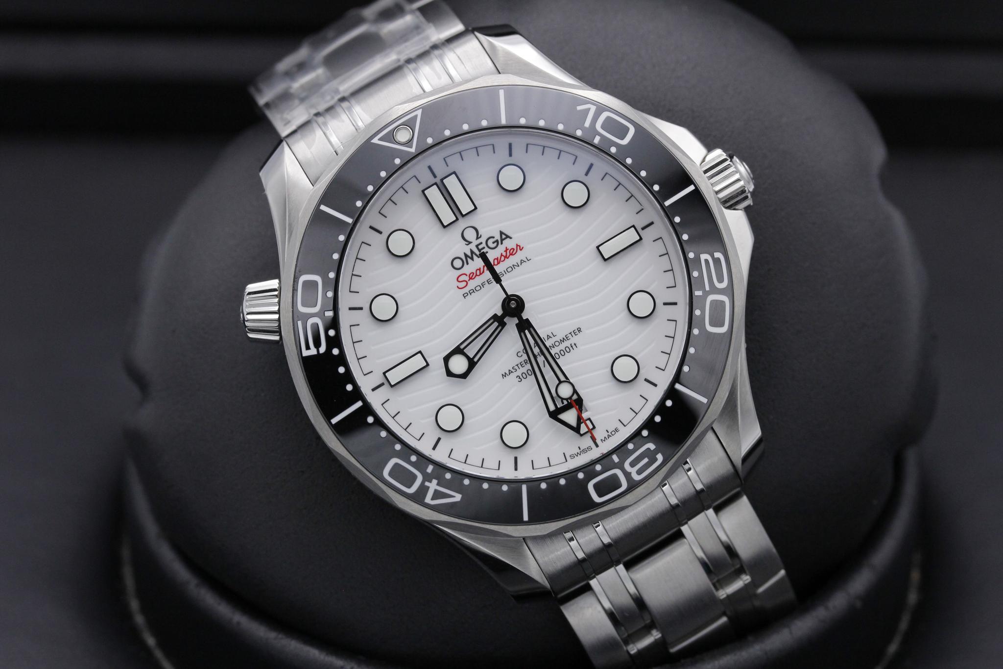 Watch Image 9