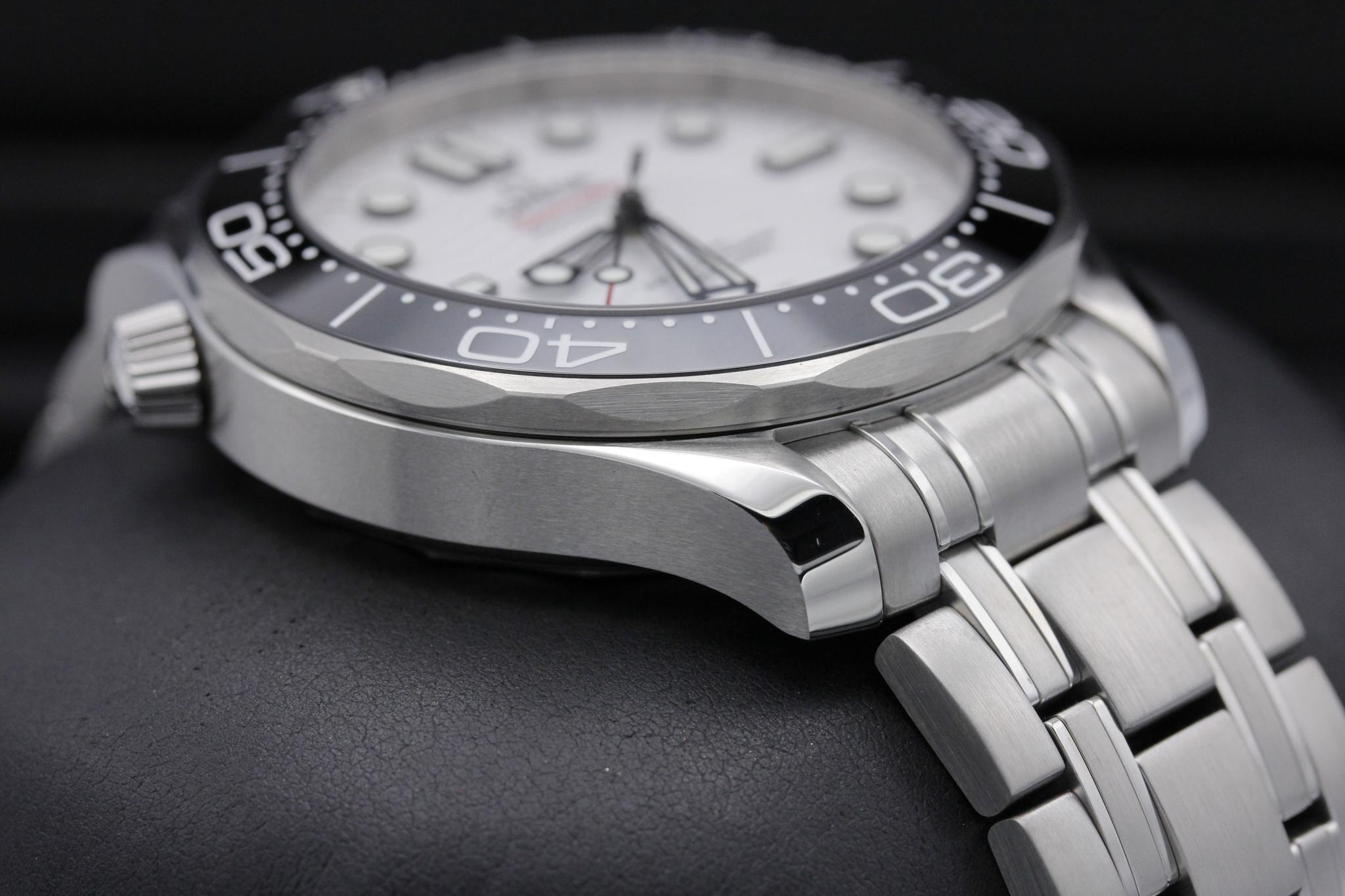 Watch Image 6