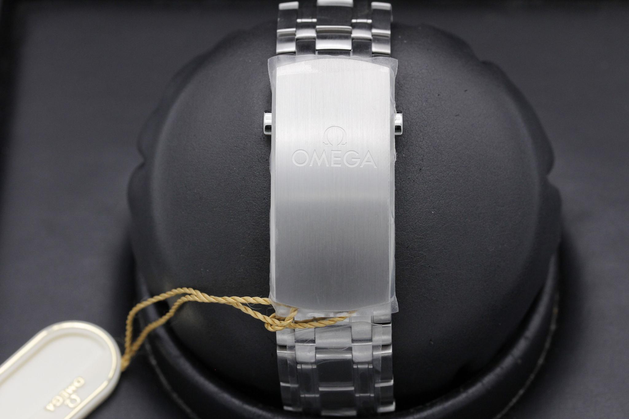Watch Image 8
