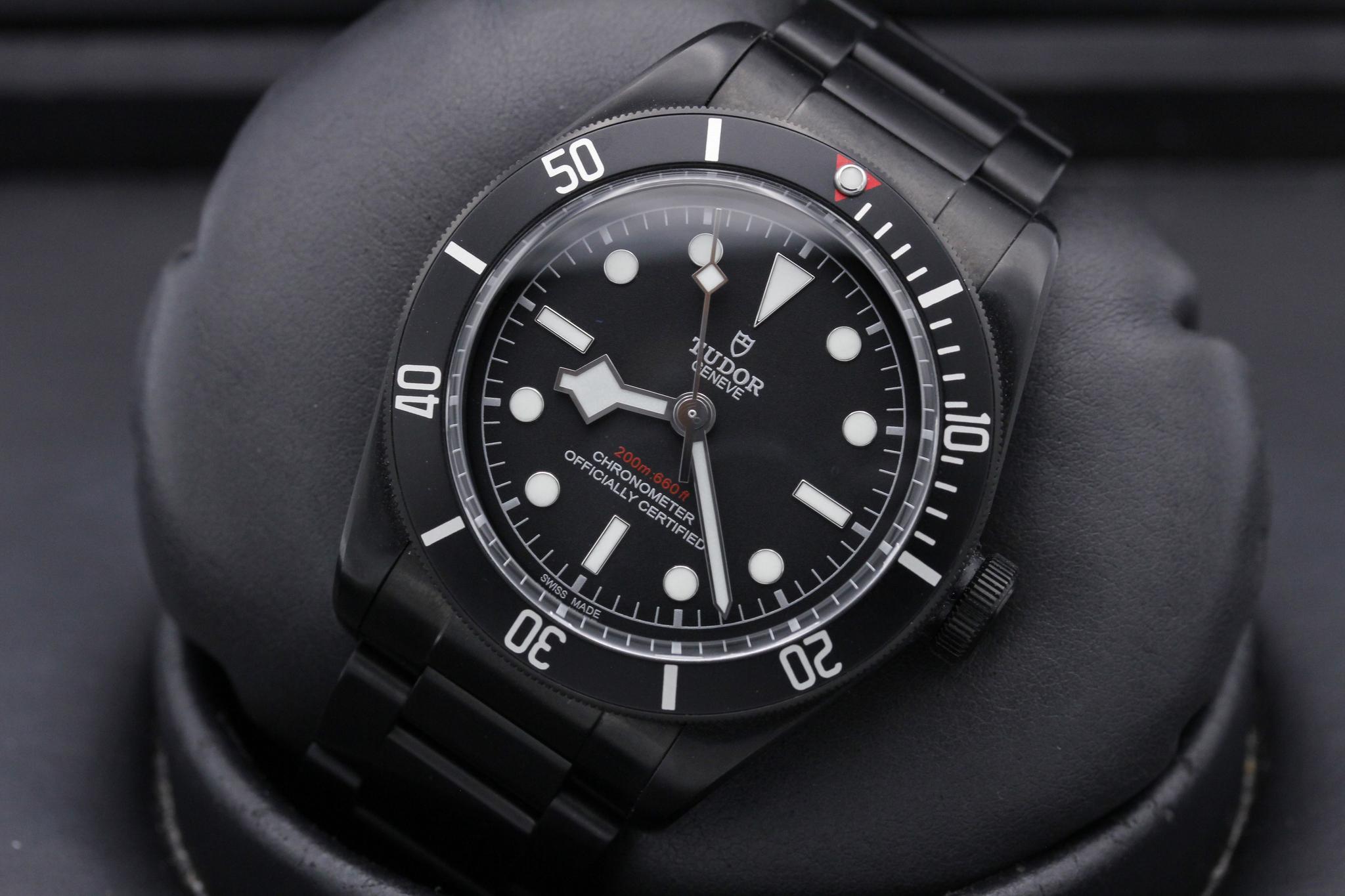 Watch Image 10