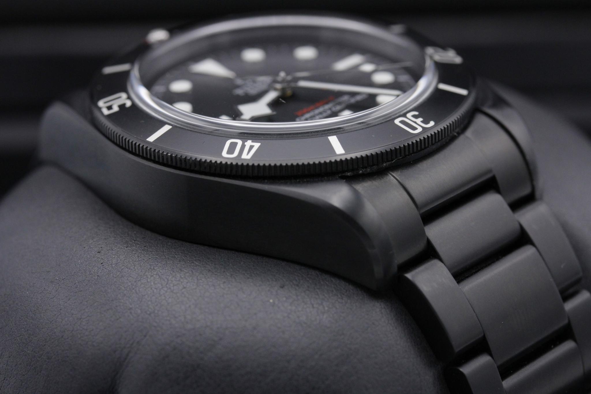 Watch Image 6