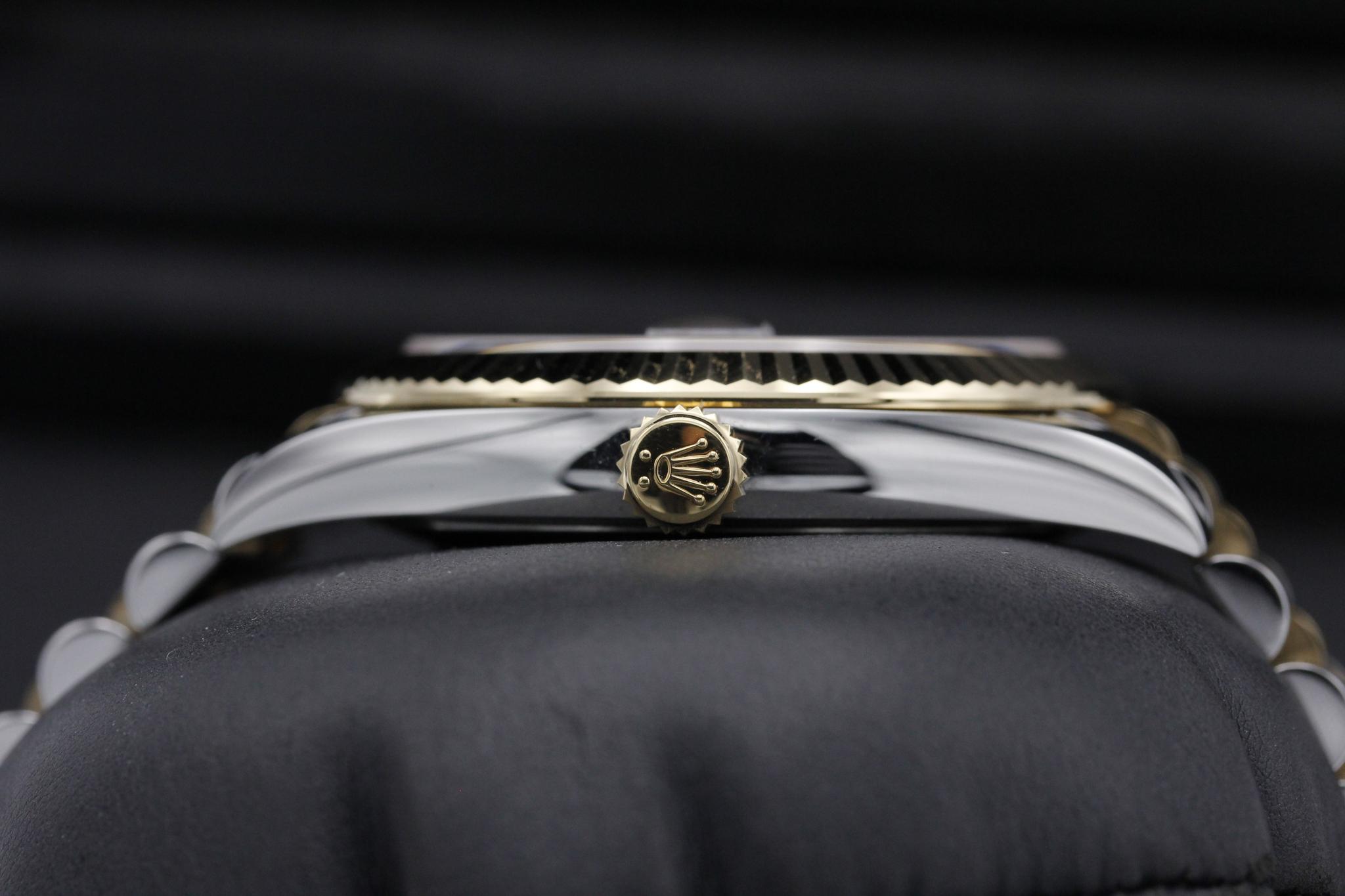 Watch Image 3