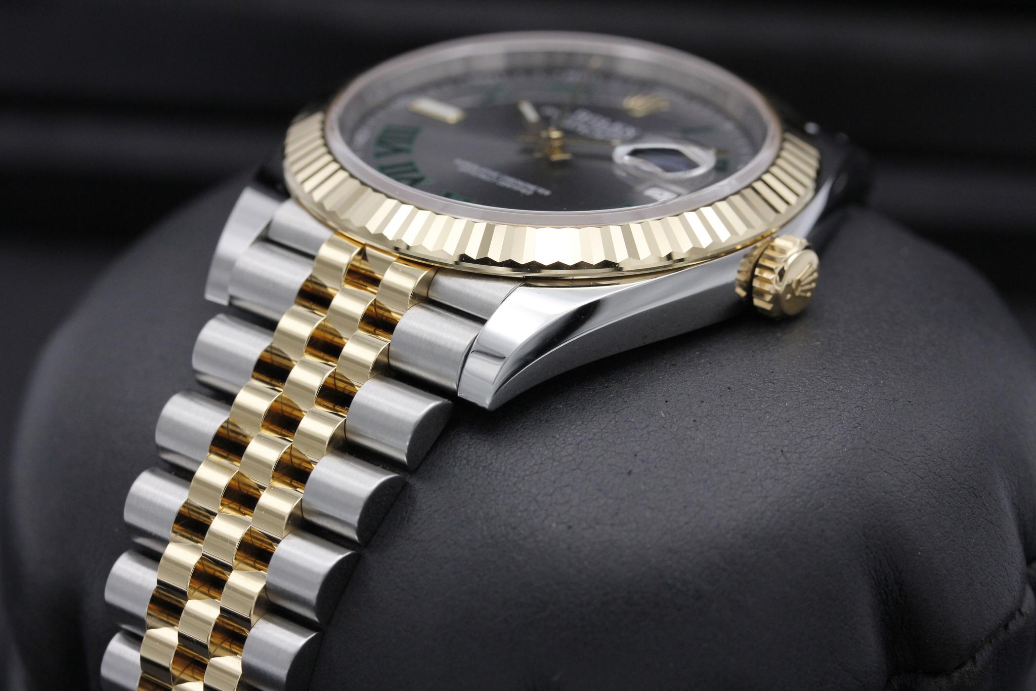 Watch Image 2