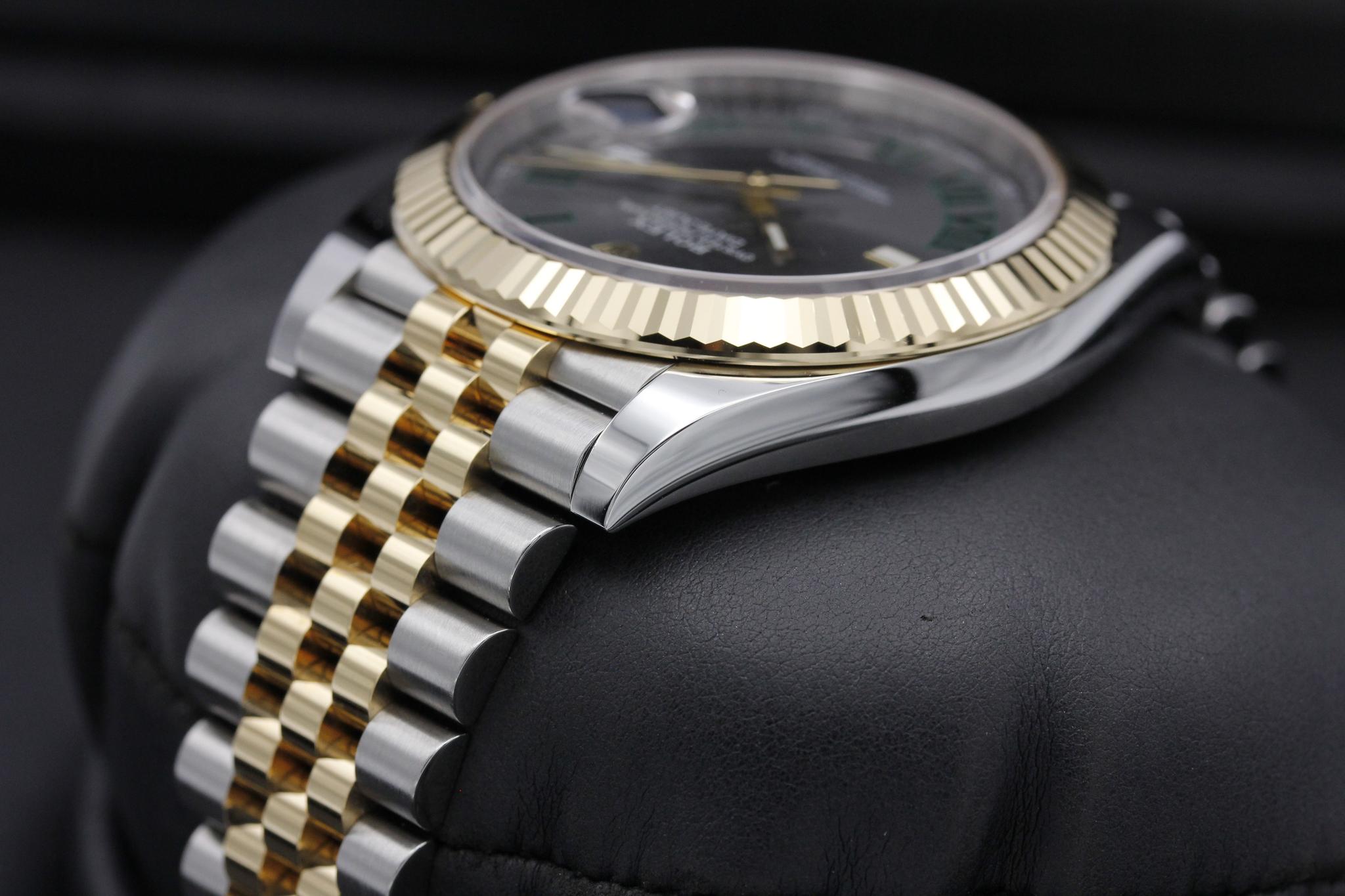 Watch Image 5