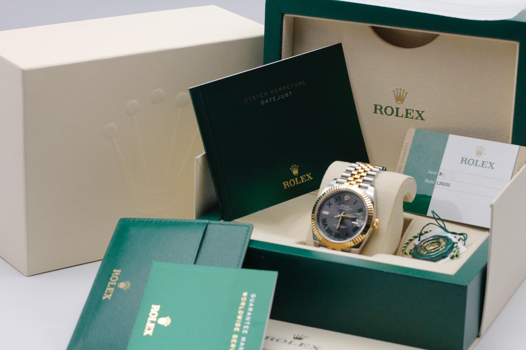 Watch Image 11