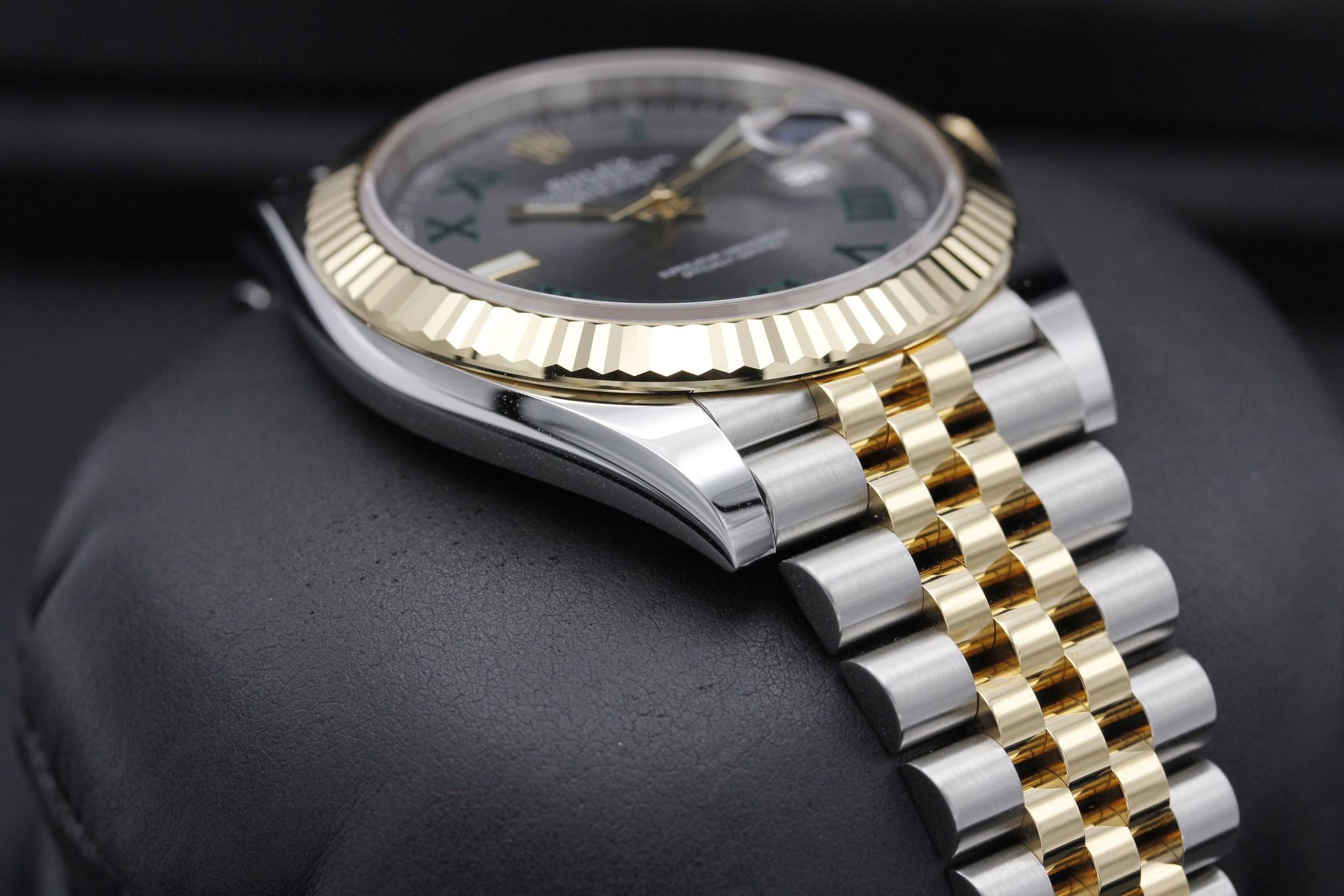 Watch Image 6