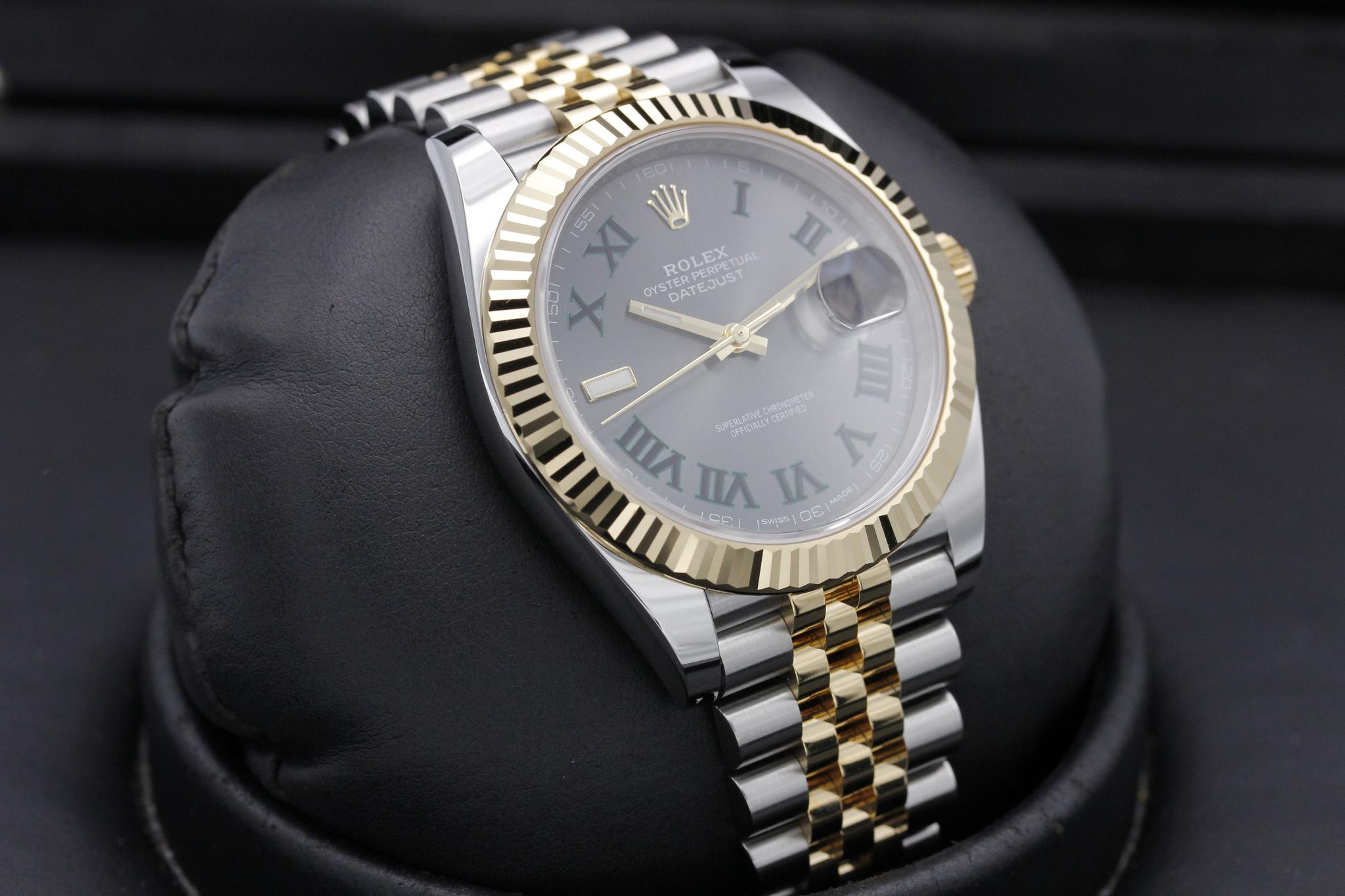 Watch Image 10