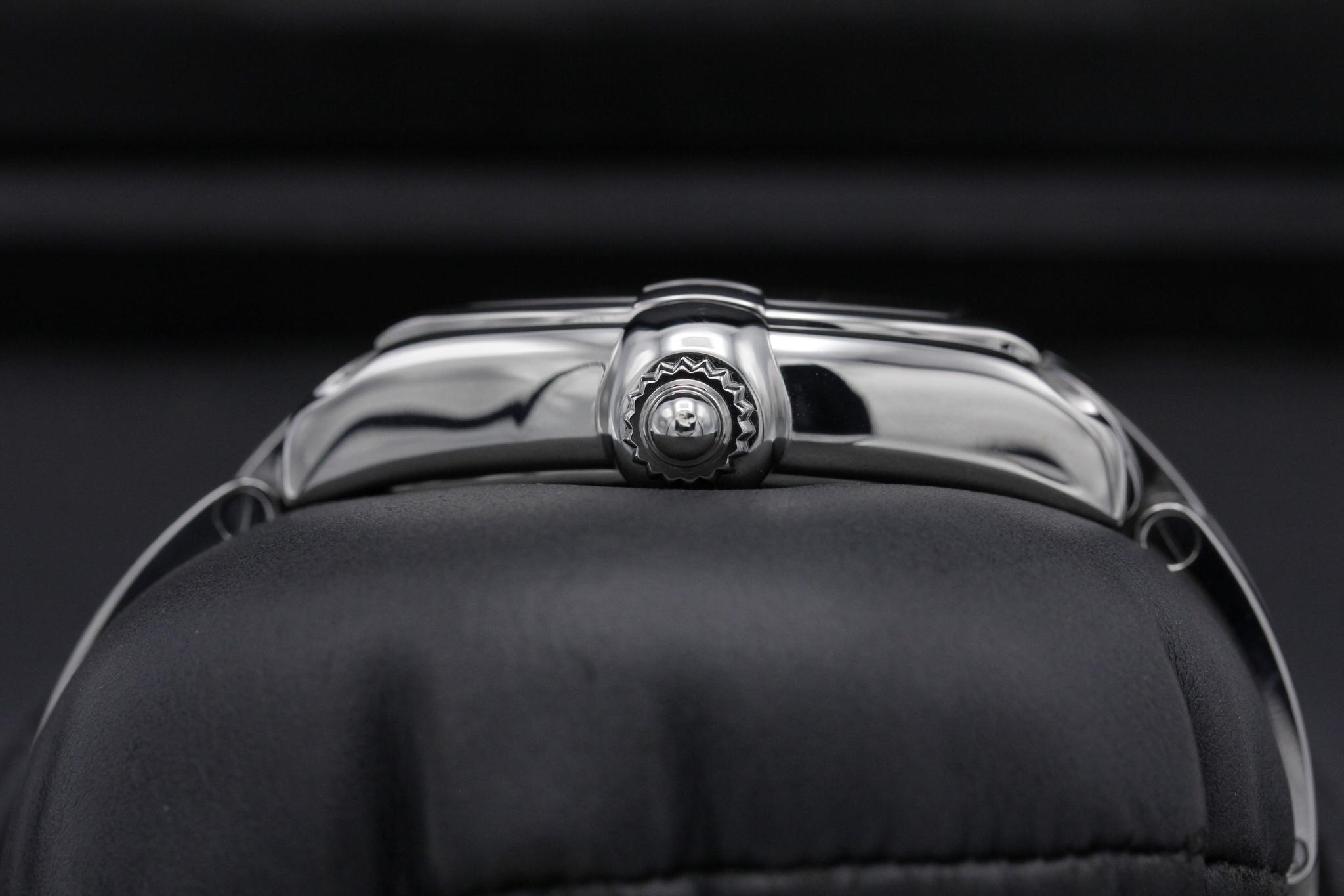 Watch Image 3