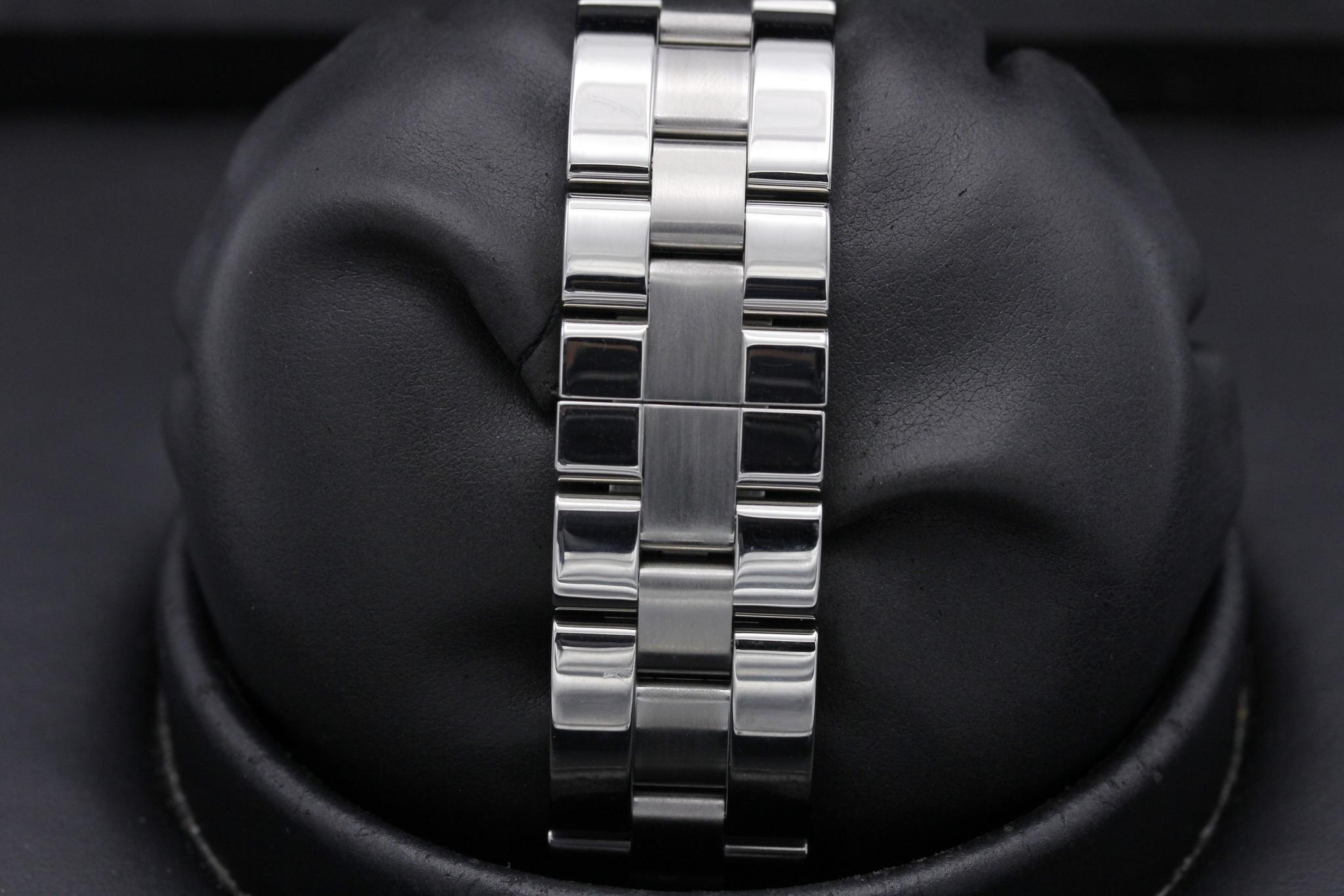 Watch Image 8