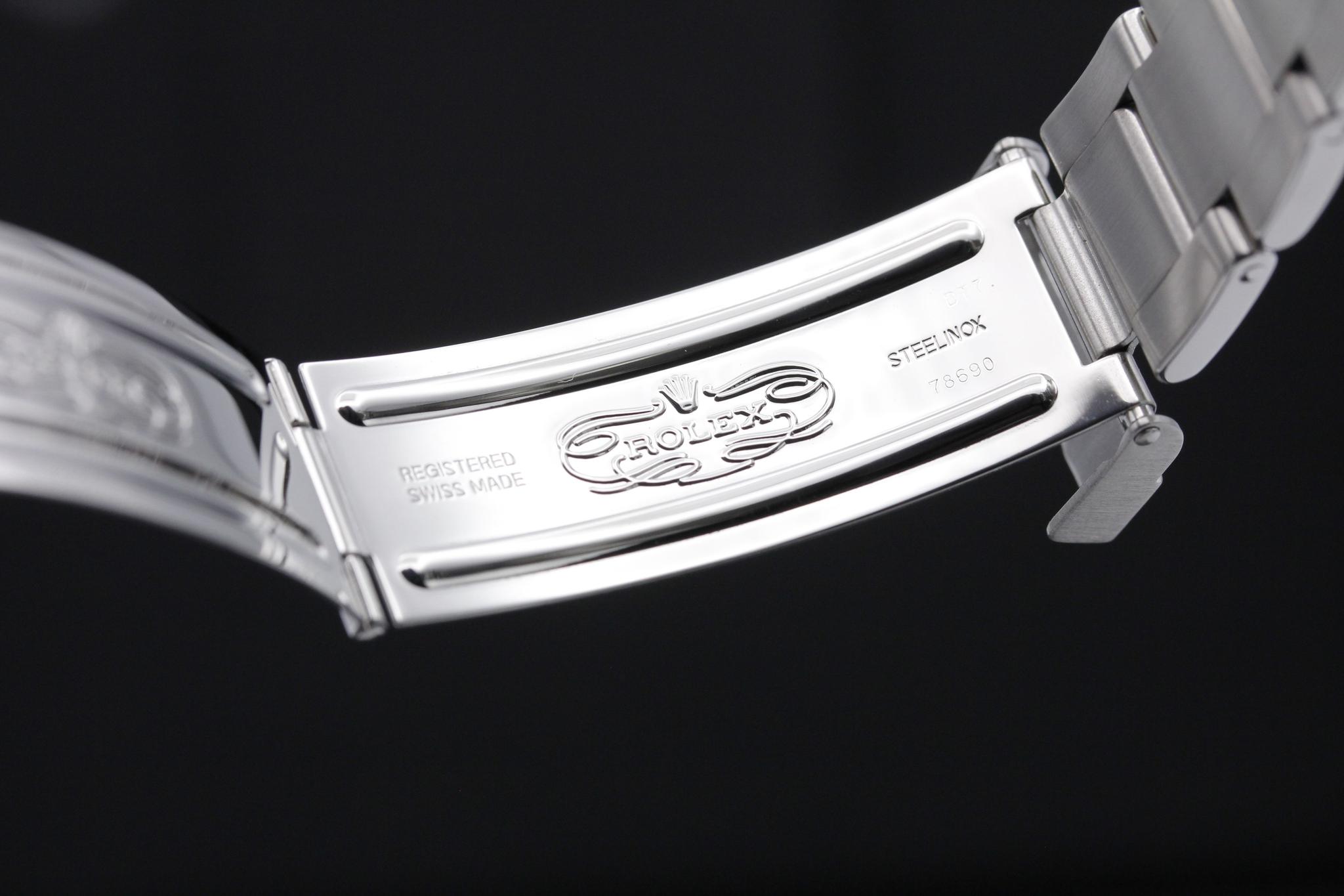 Watch Image 12