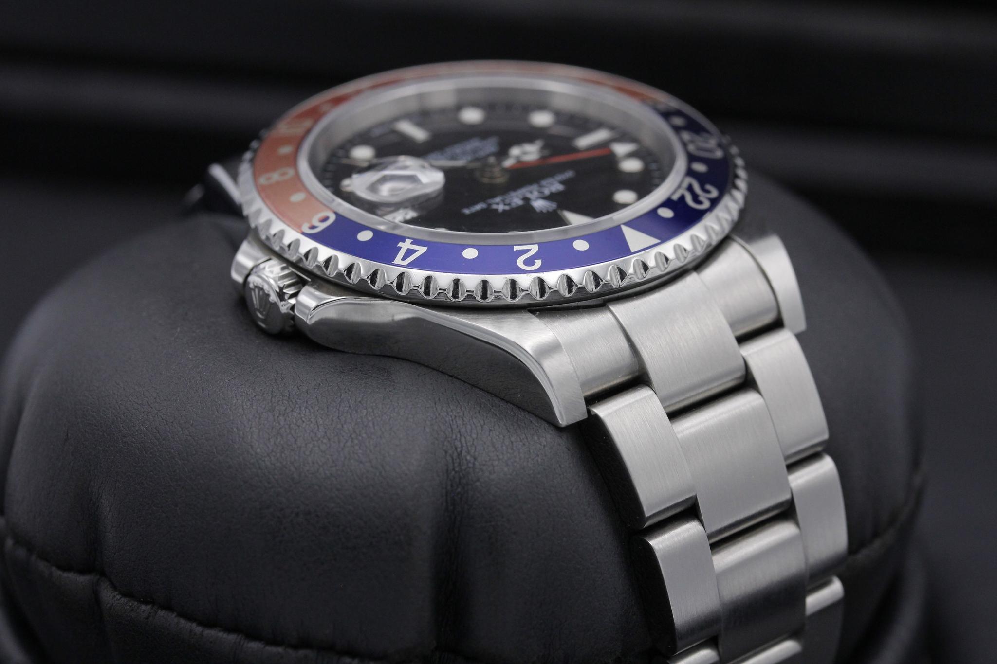 Watch Image 4