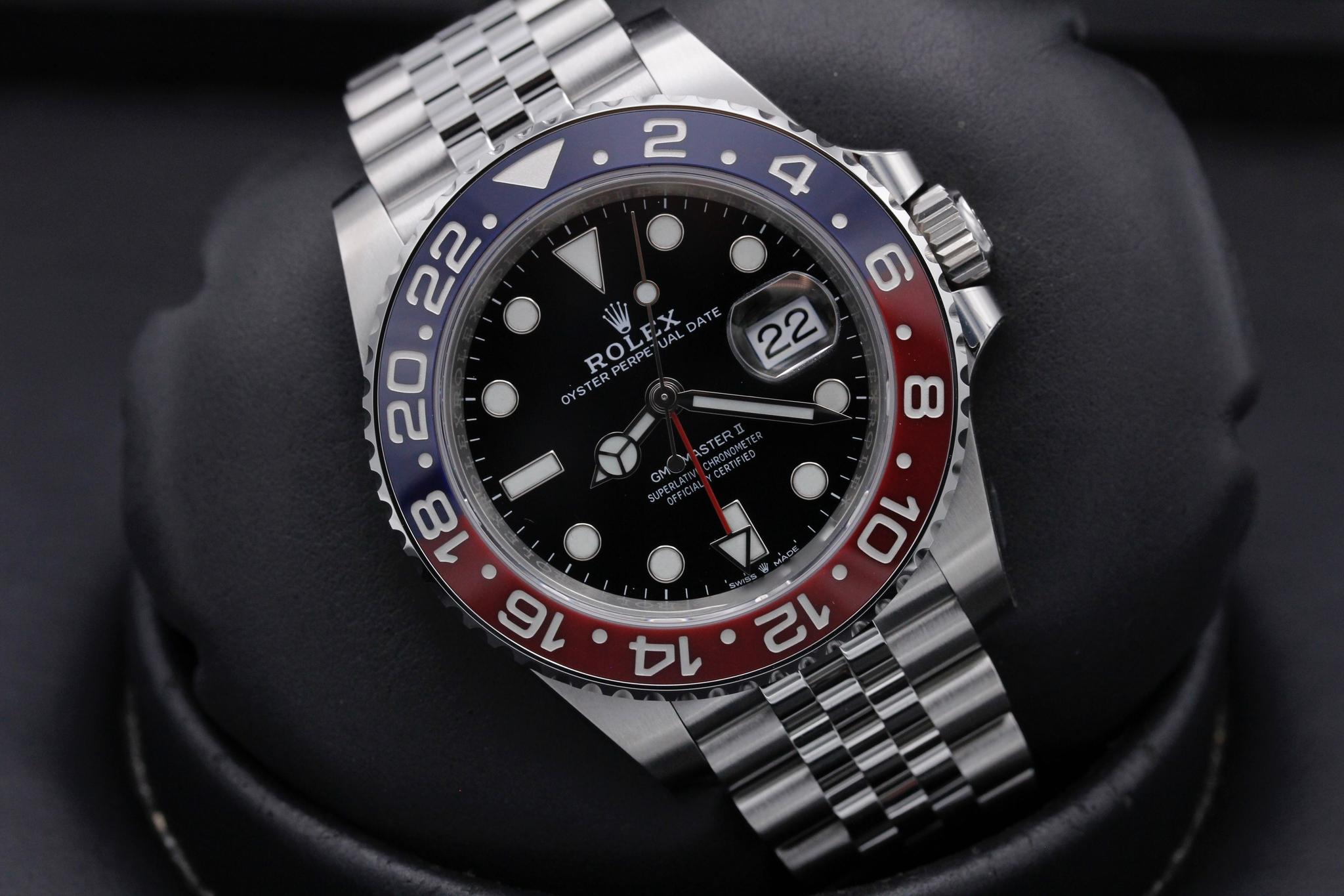 Watch Image 9