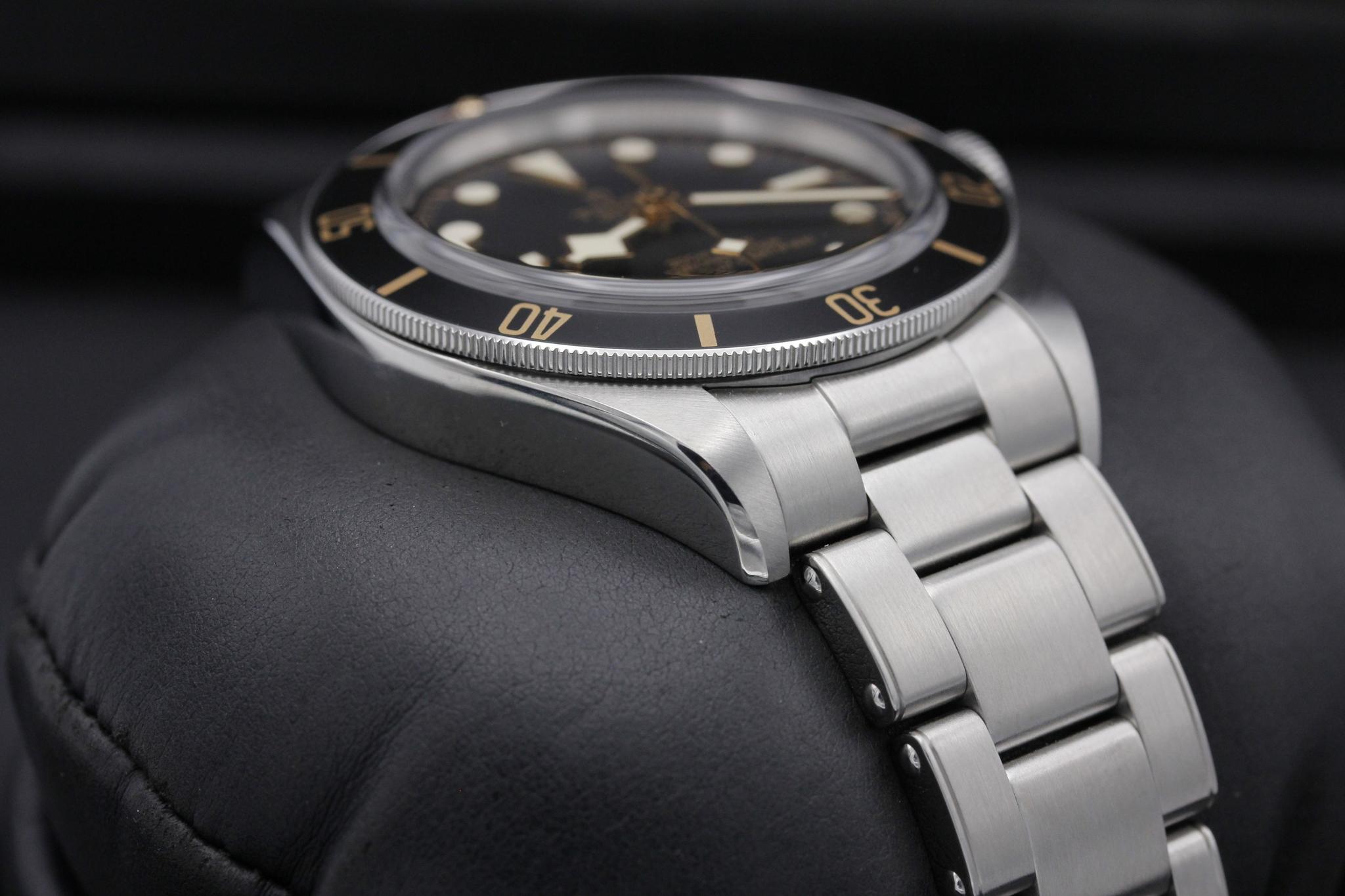 Watch Image 6