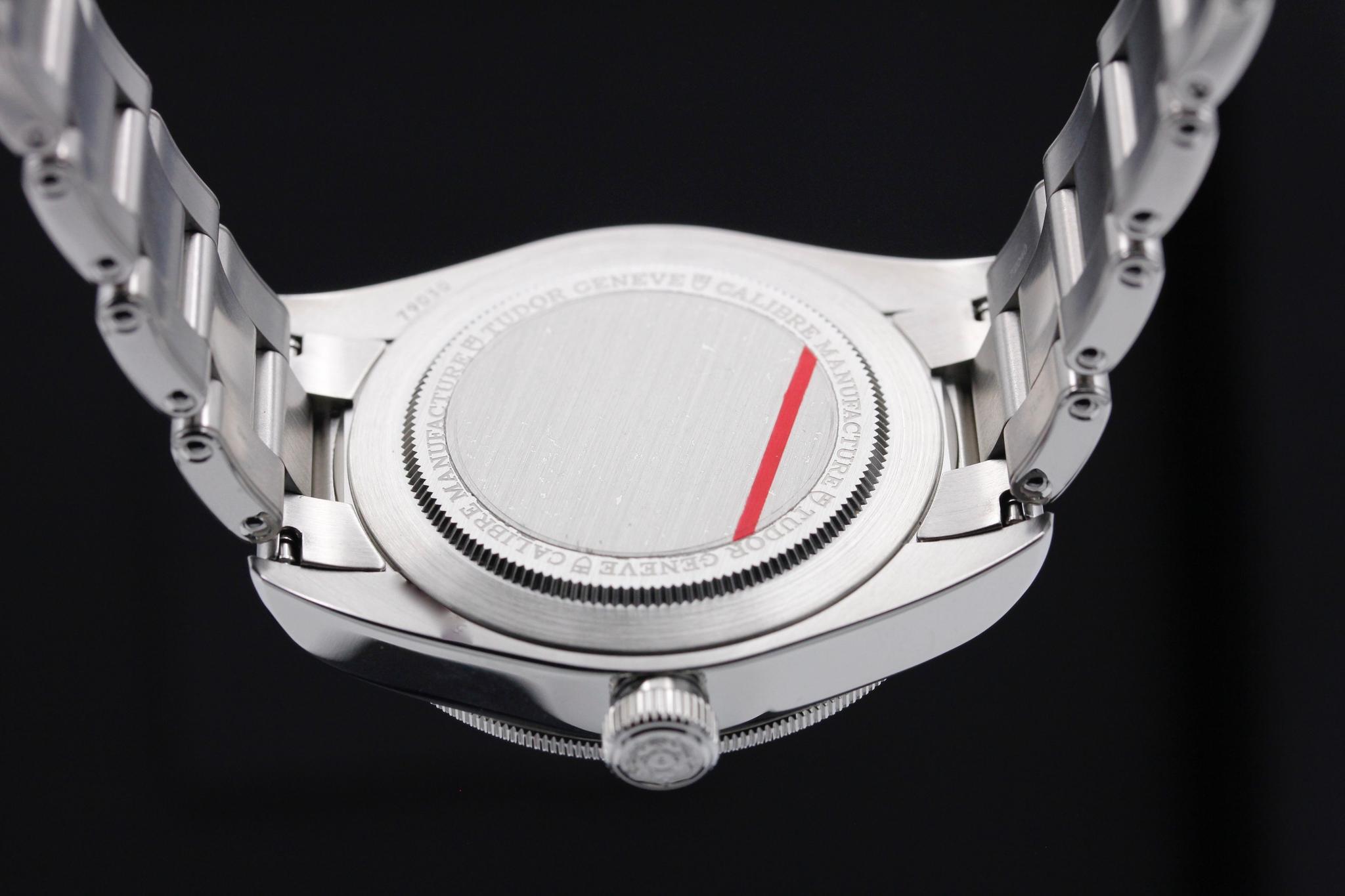 Watch Image 7