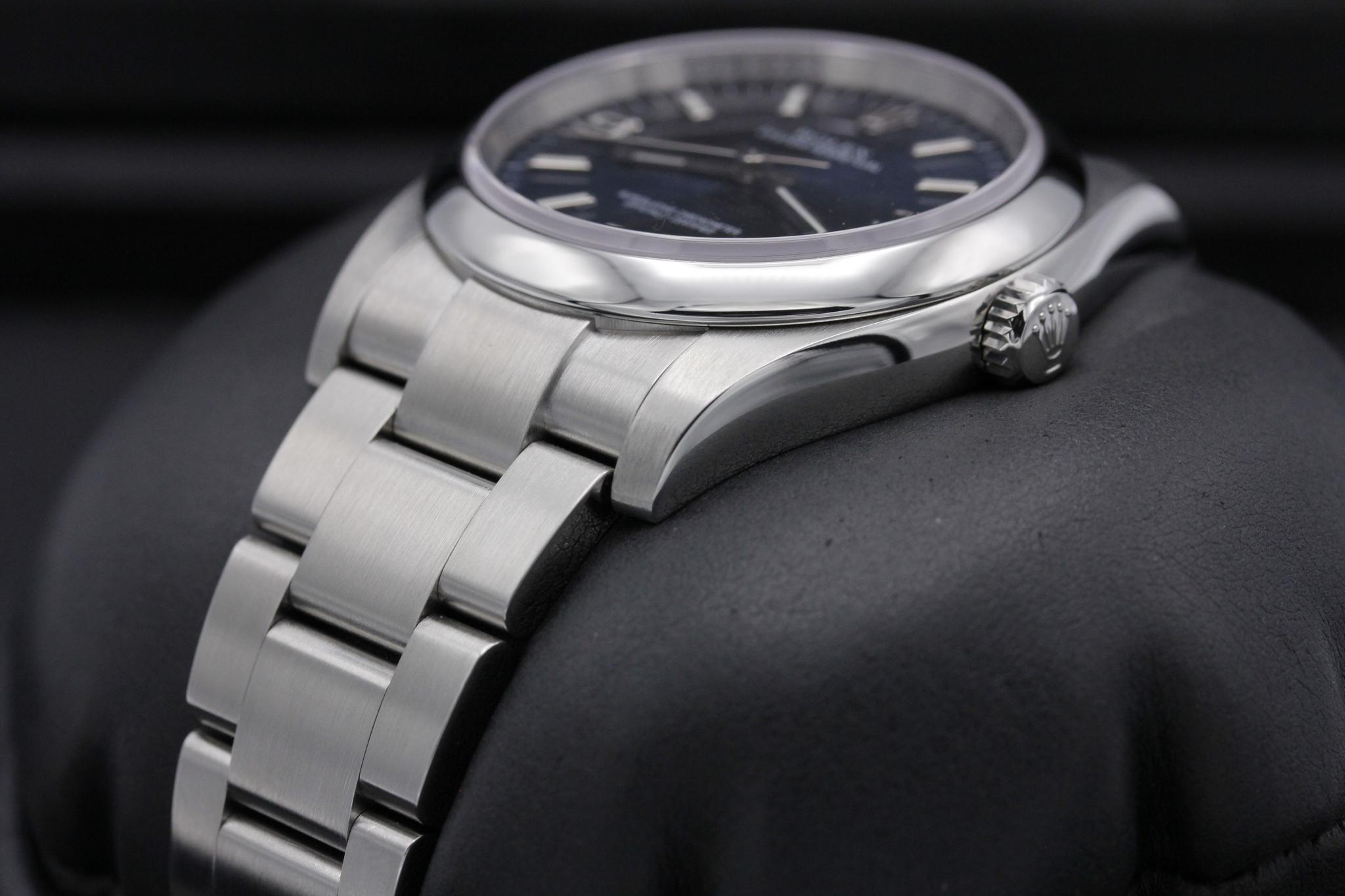 Watch Image 2