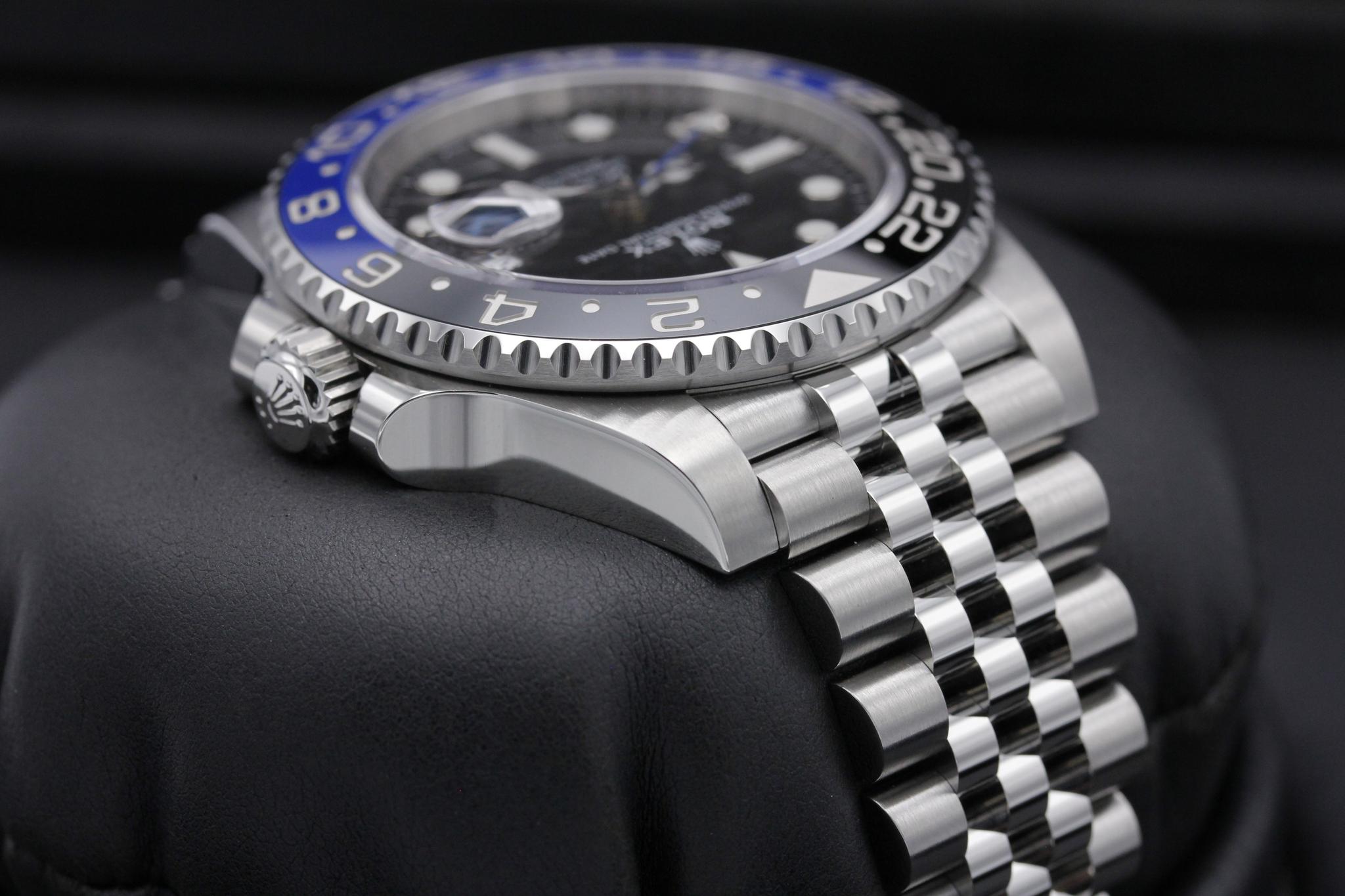 Watch Image 4