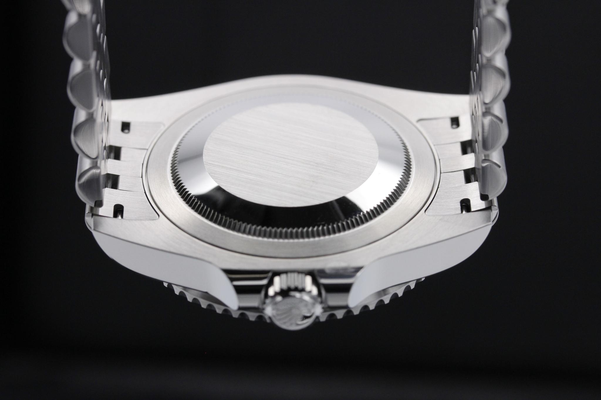 Watch Image 7