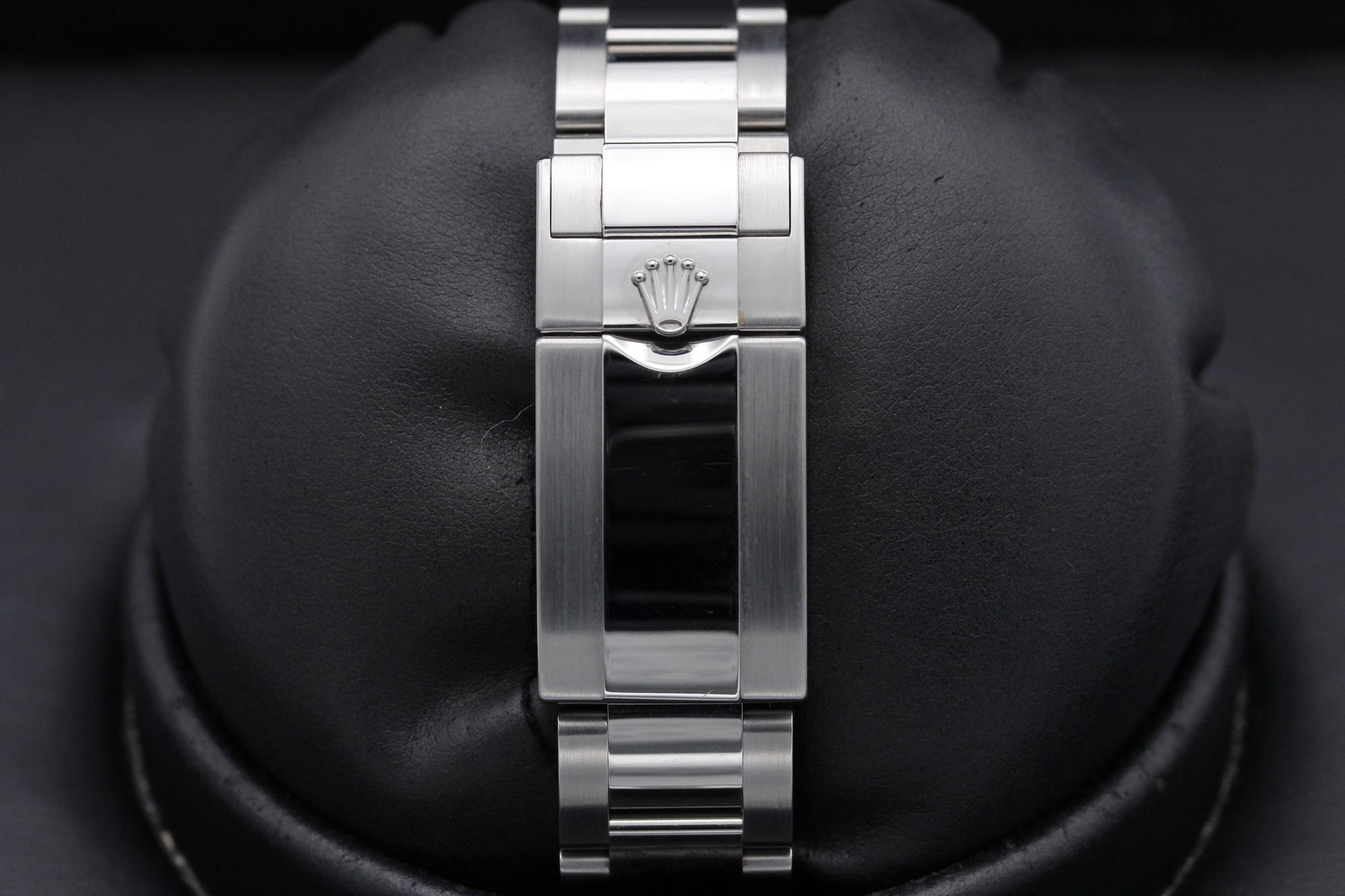 Watch Image 8