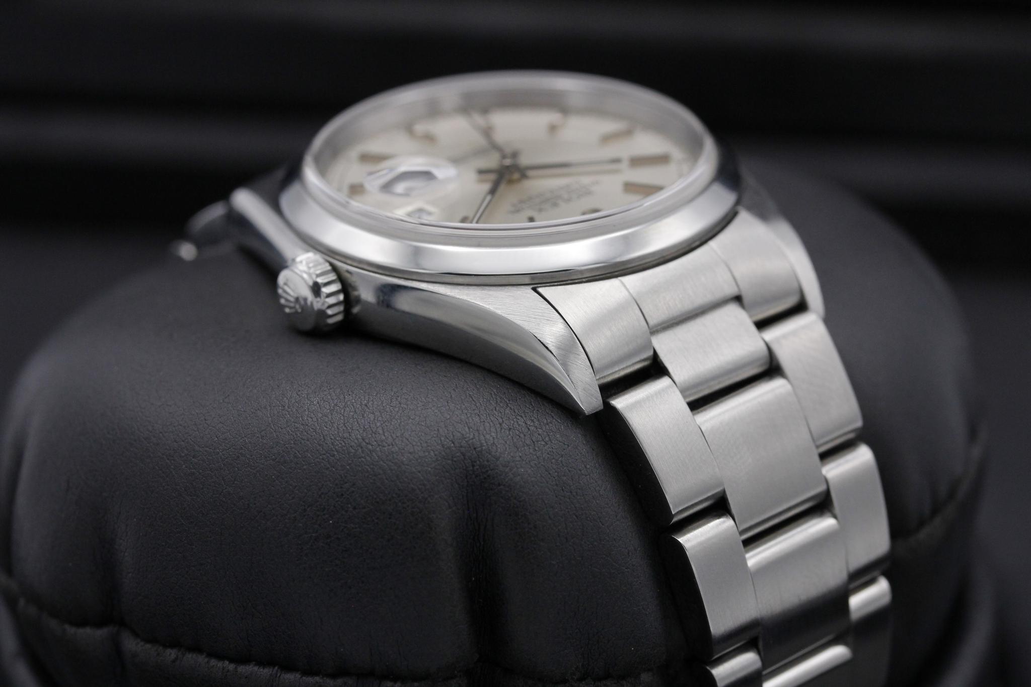 Watch Image 4