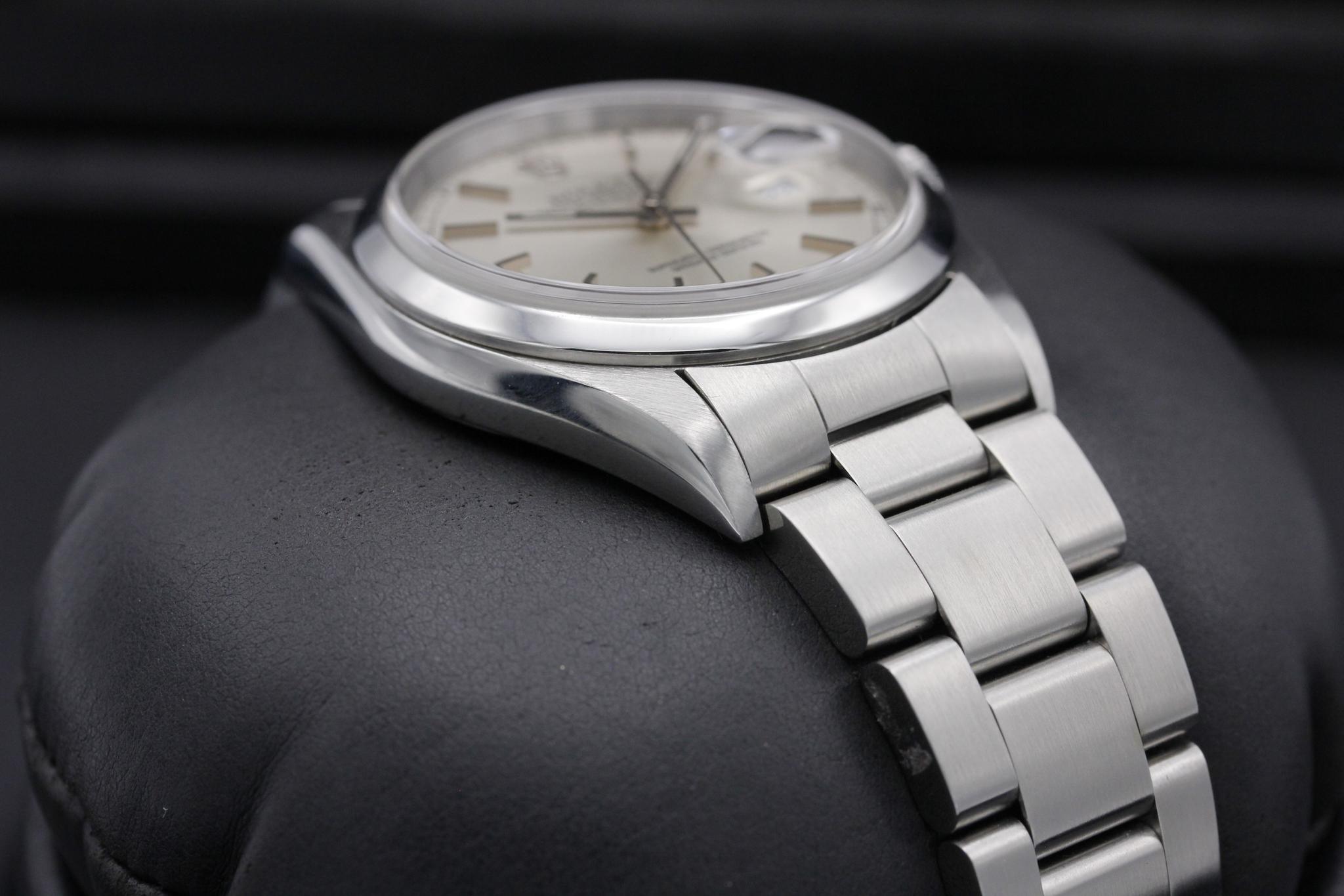 Watch Image 6
