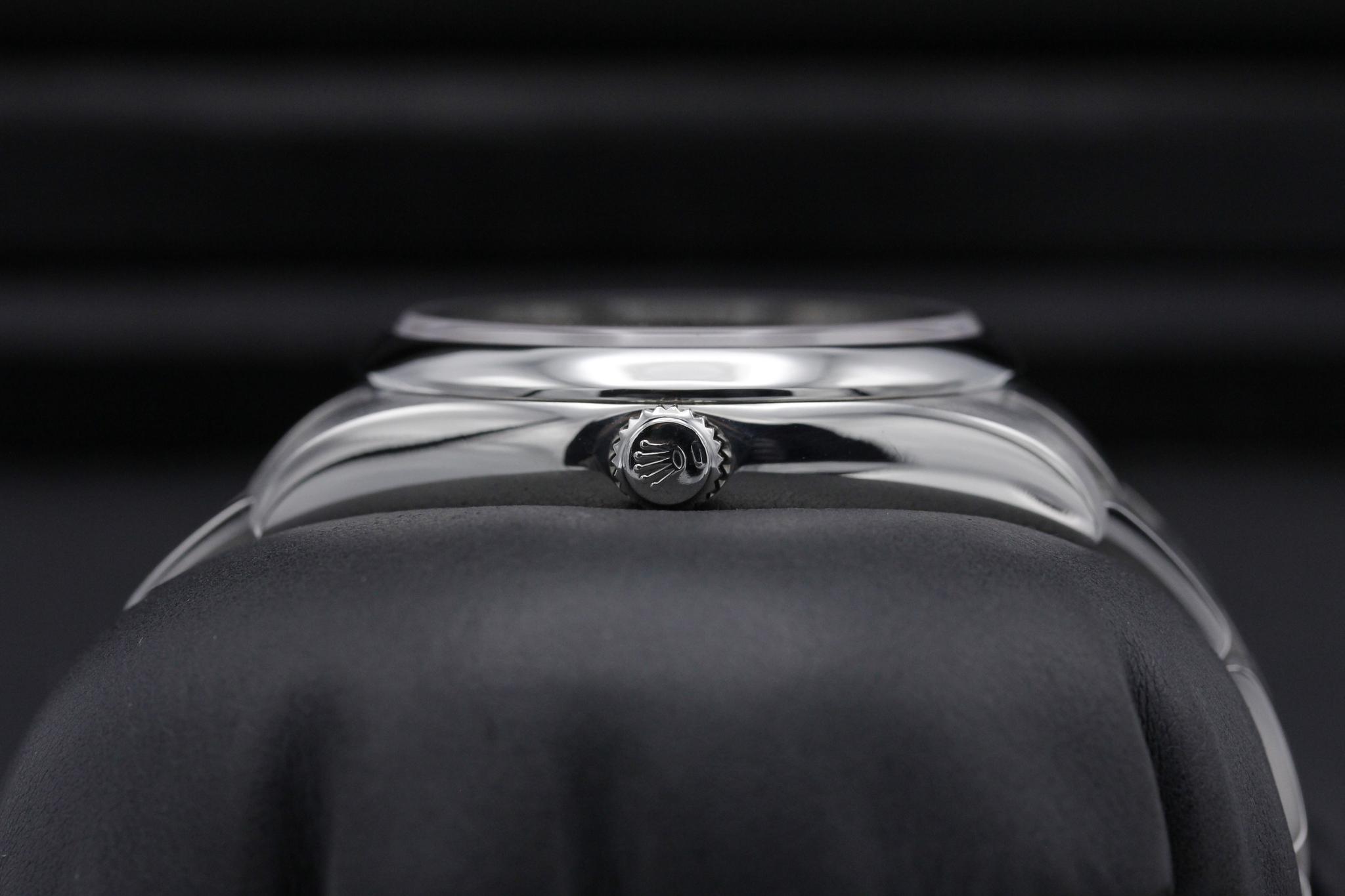 Watch Image 3