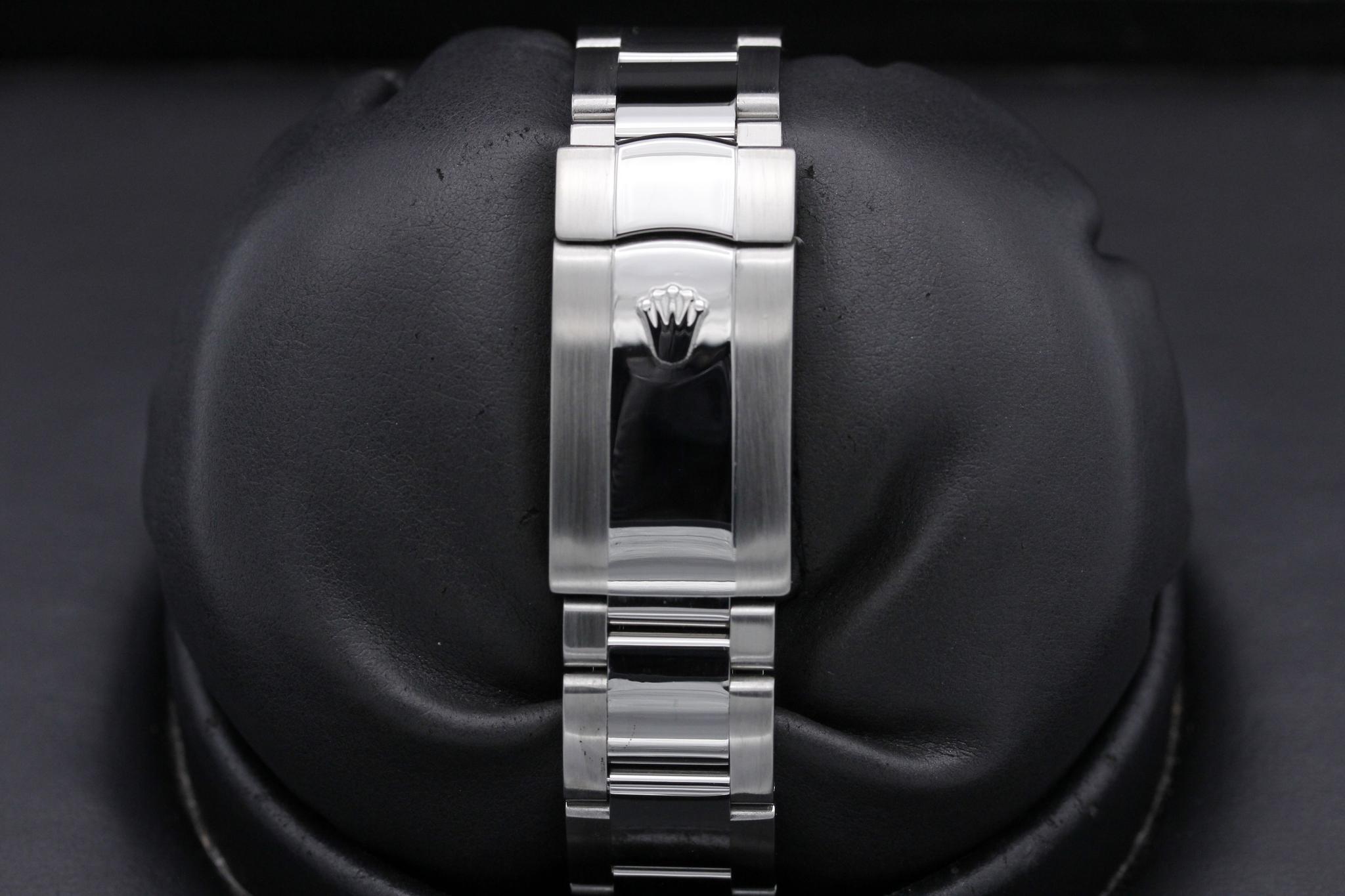 Watch Image 8