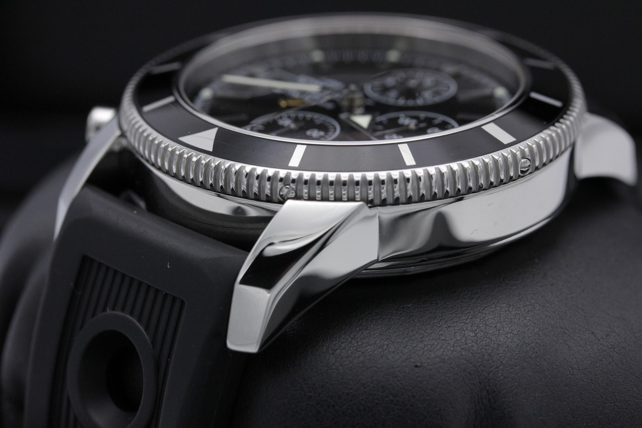 Watch Image 6