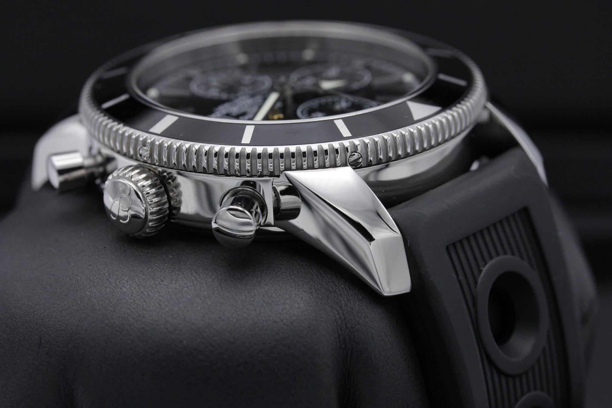 Watch Image 4