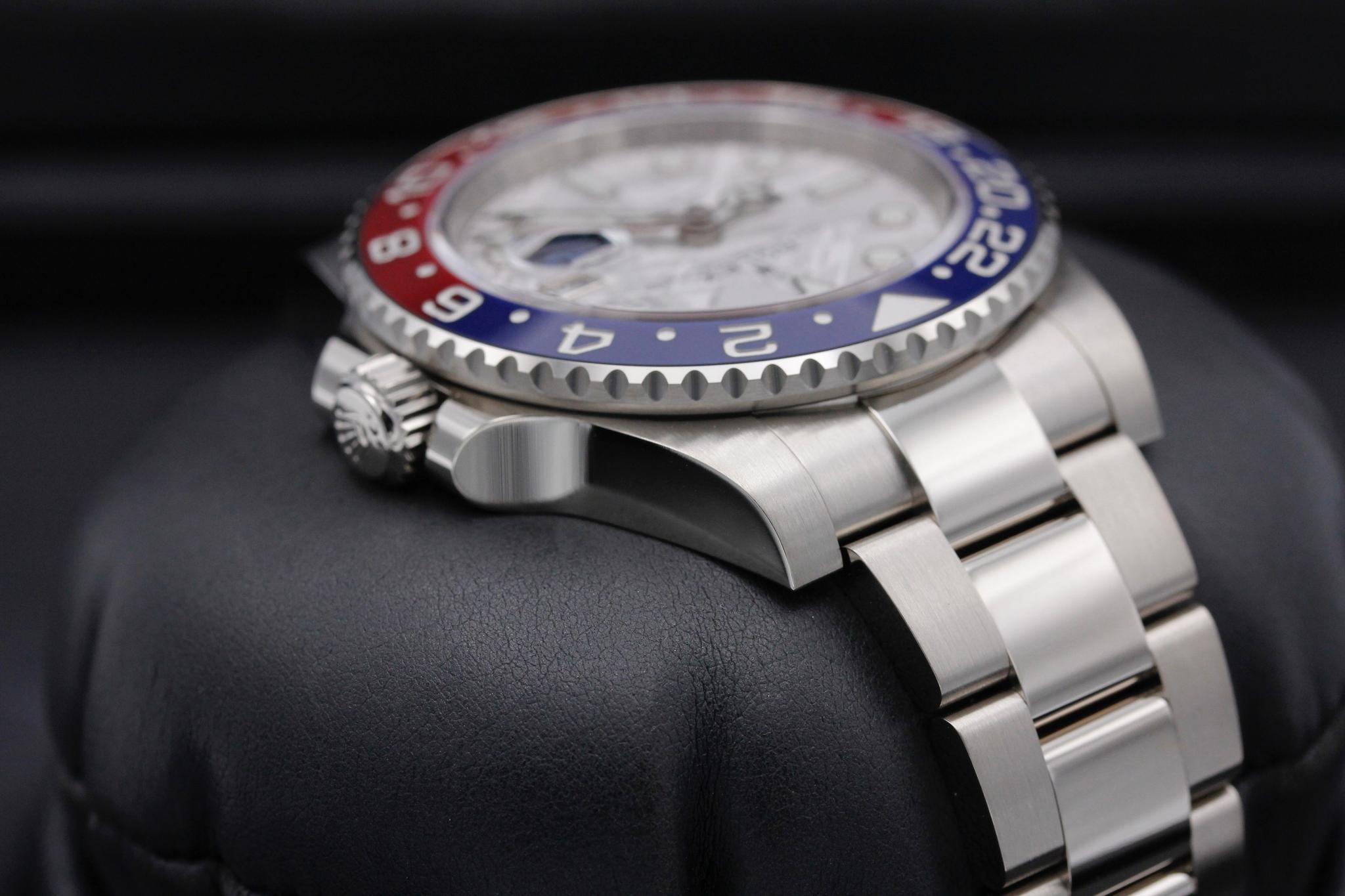 Watch Image 4