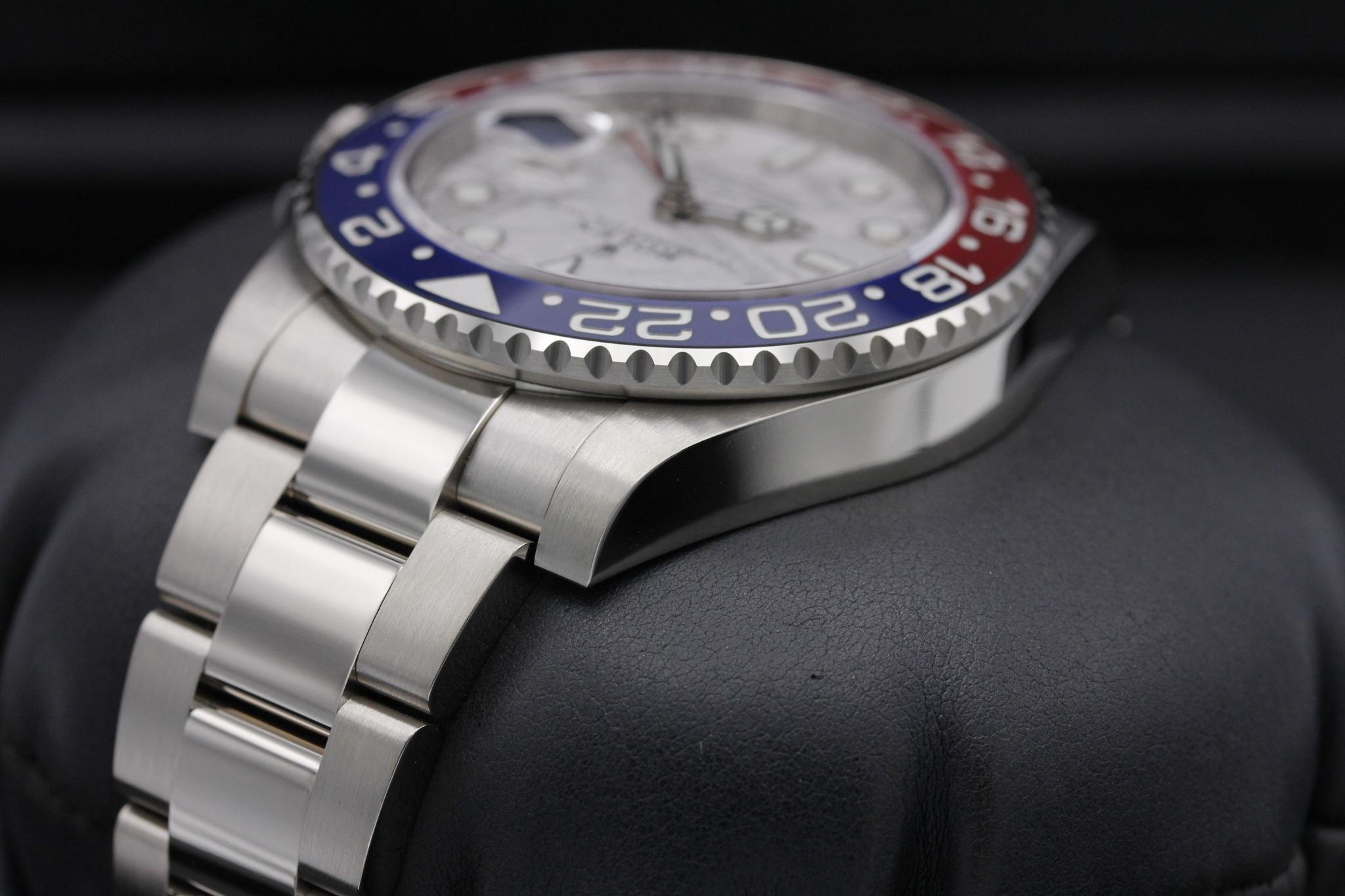 Watch Image 5