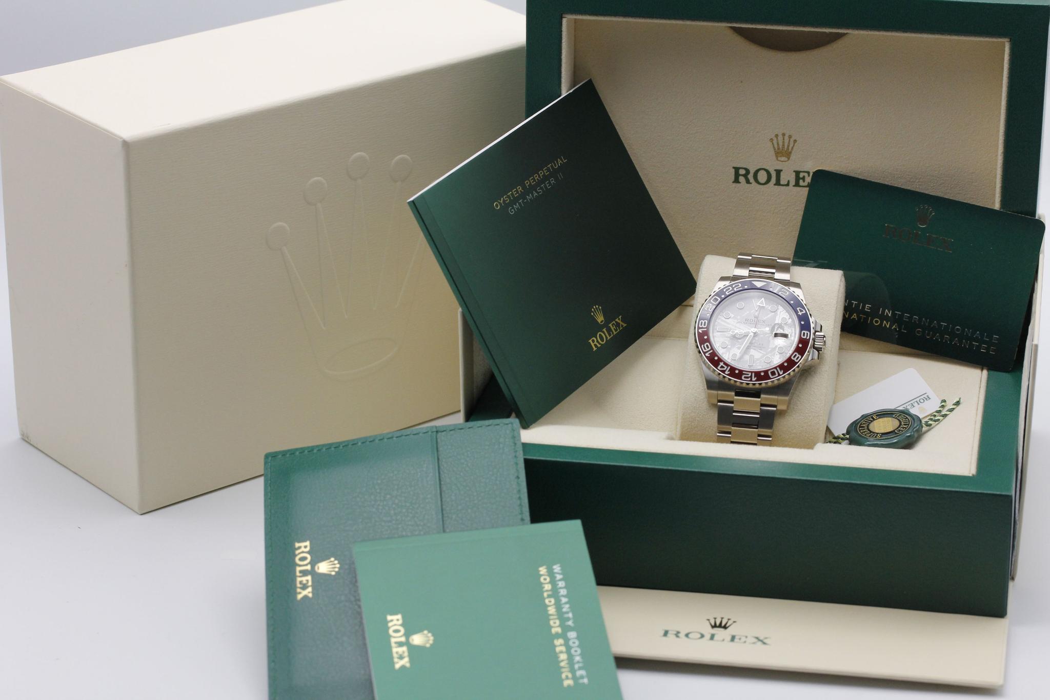 Watch Image 11