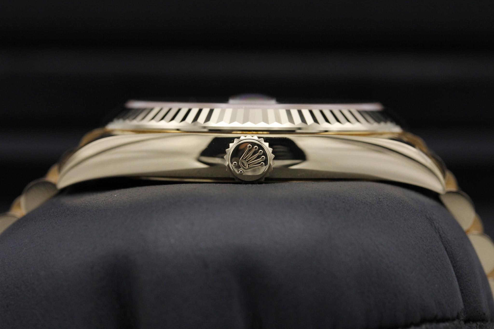 Watch Image 3