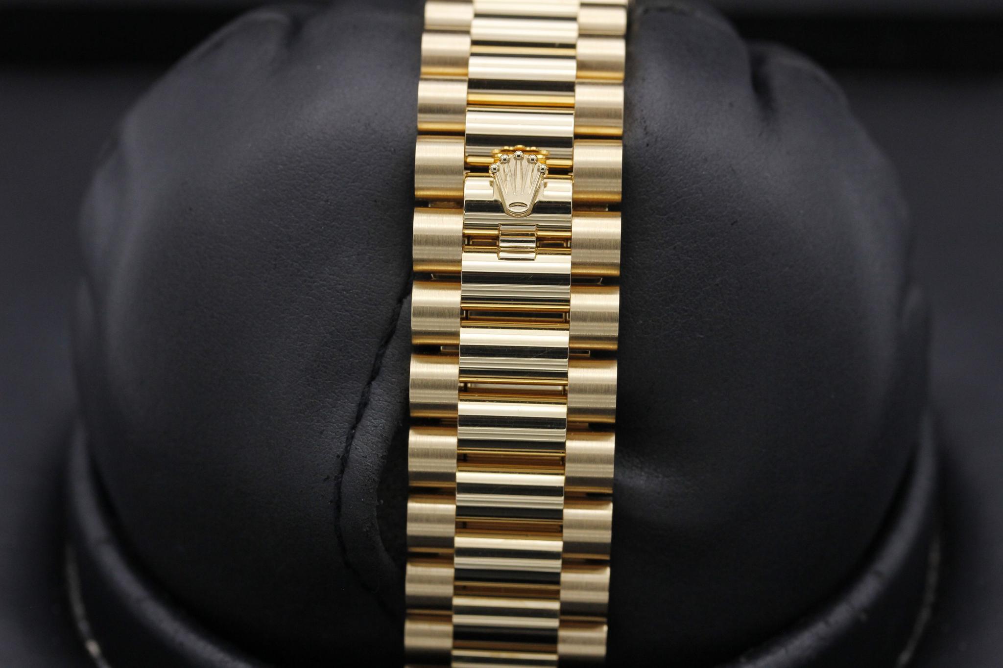 Watch Image 8