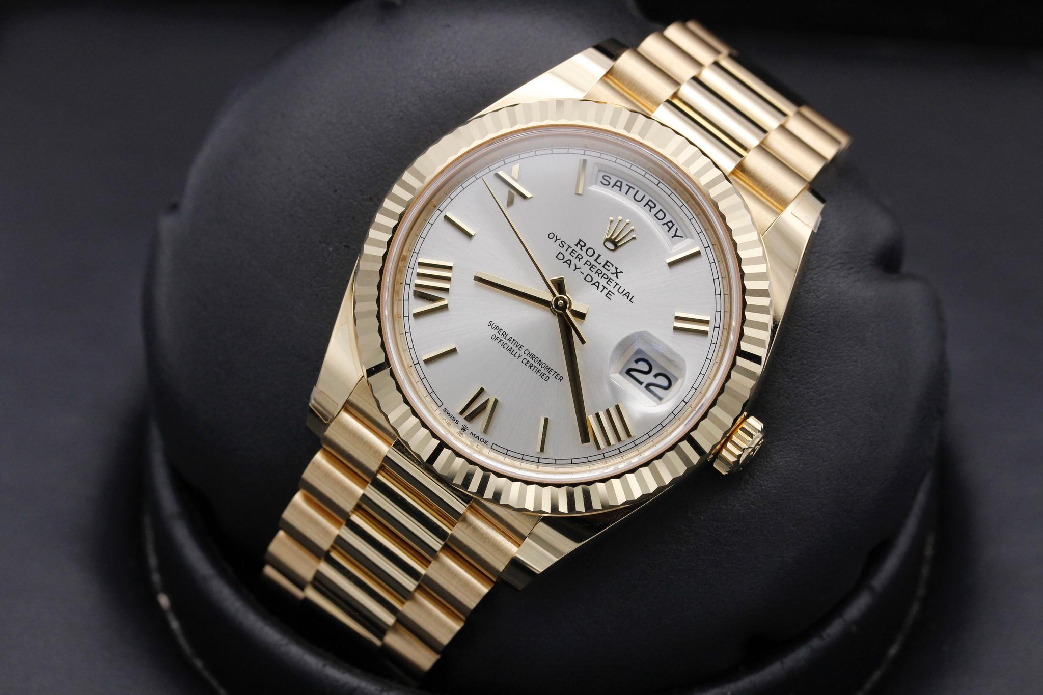 Watch Image 9
