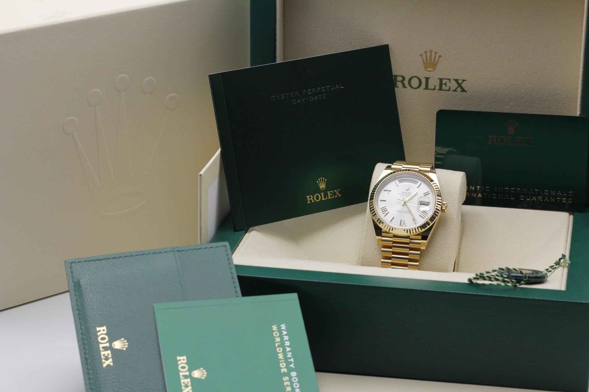 Watch Image 11
