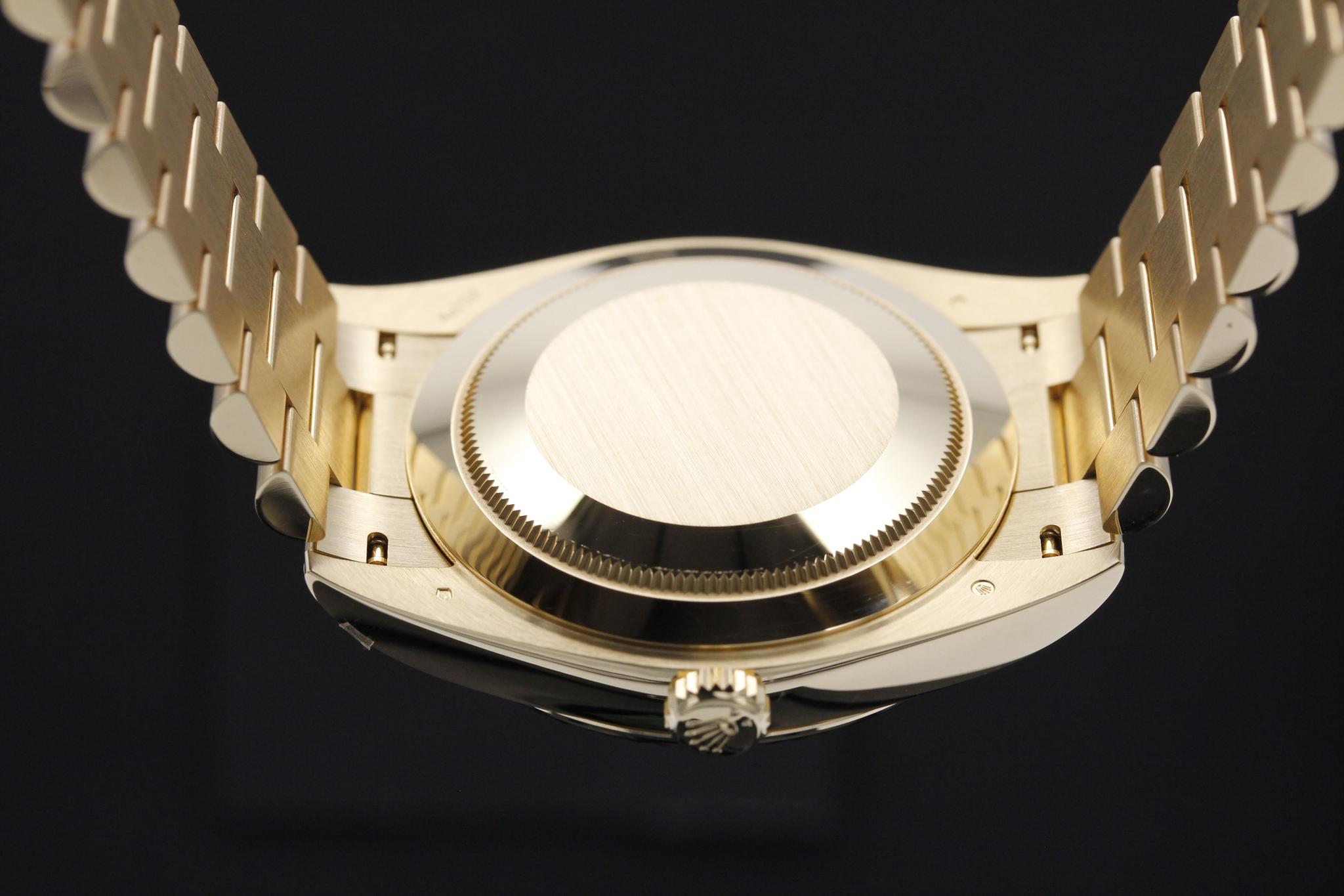 Watch Image 7