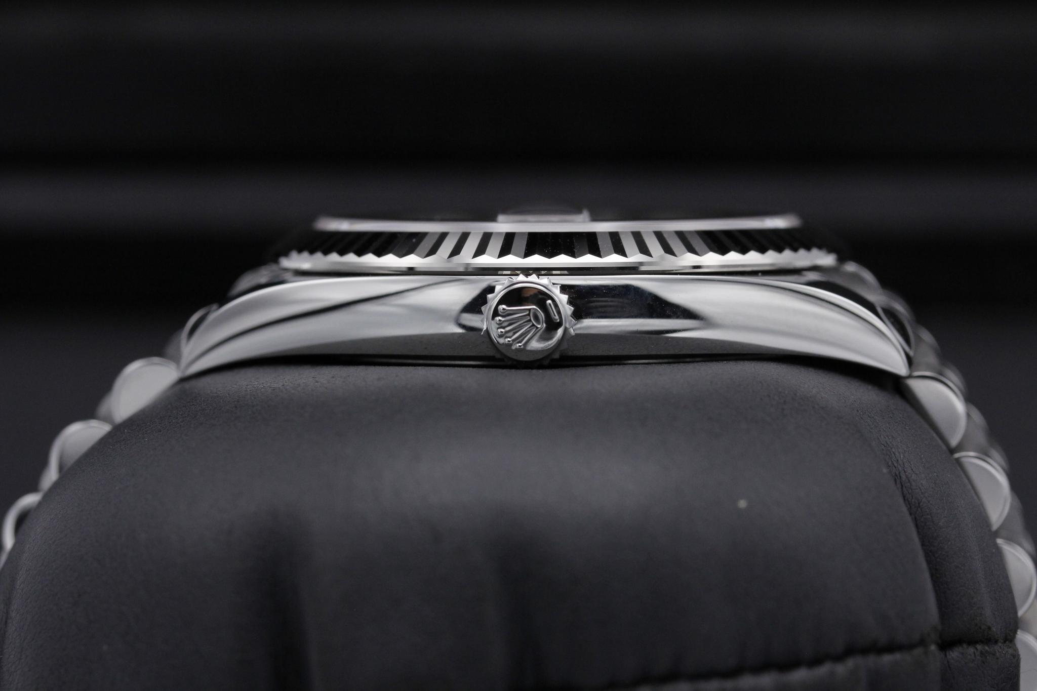 Watch Image 3