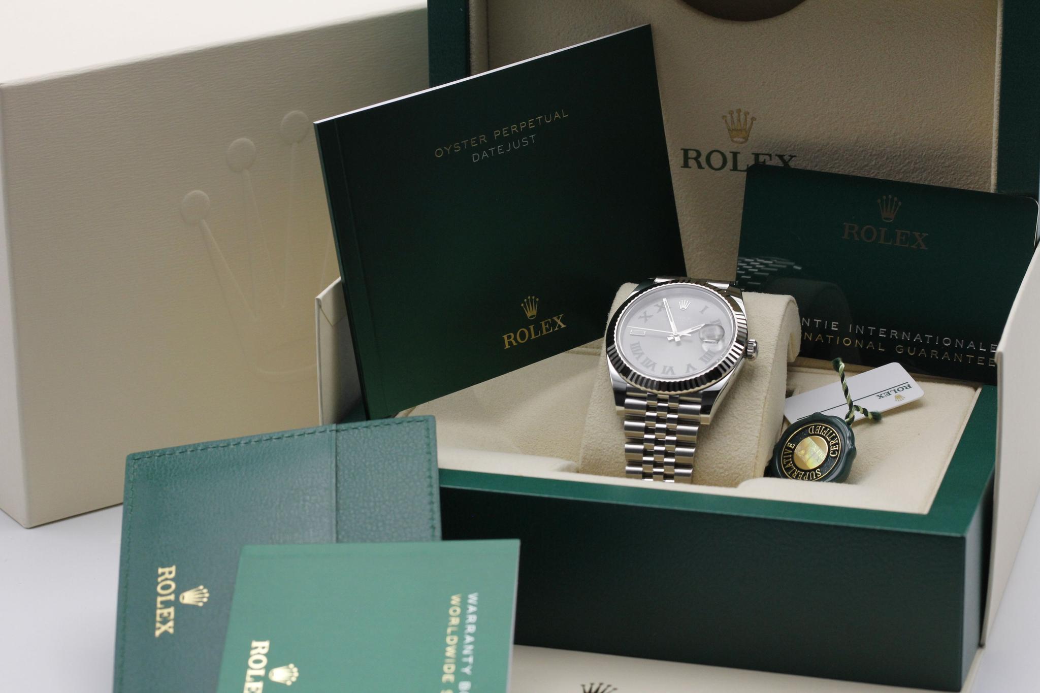 Watch Image 10