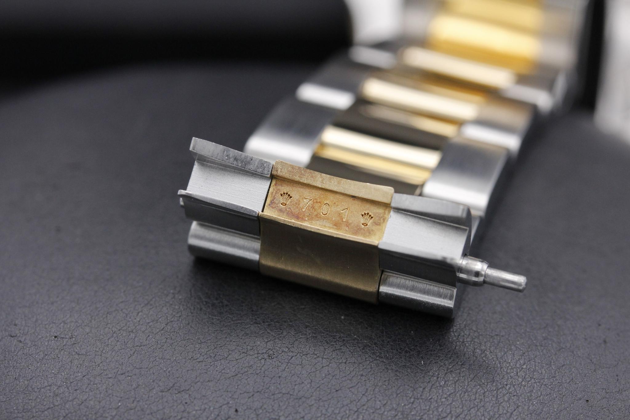 Watch Image 12