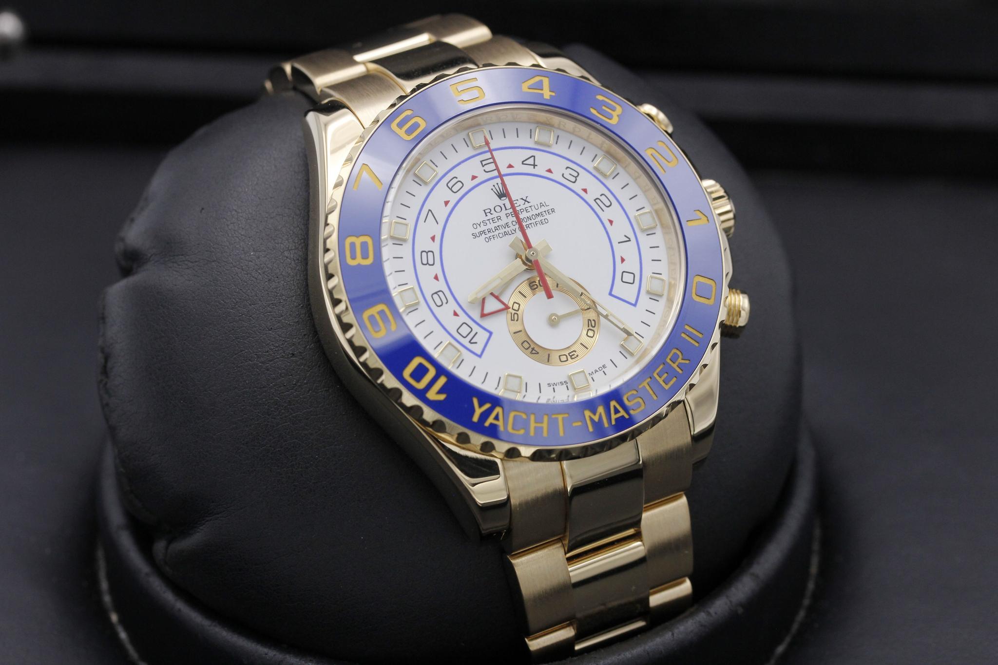 Watch Image 11