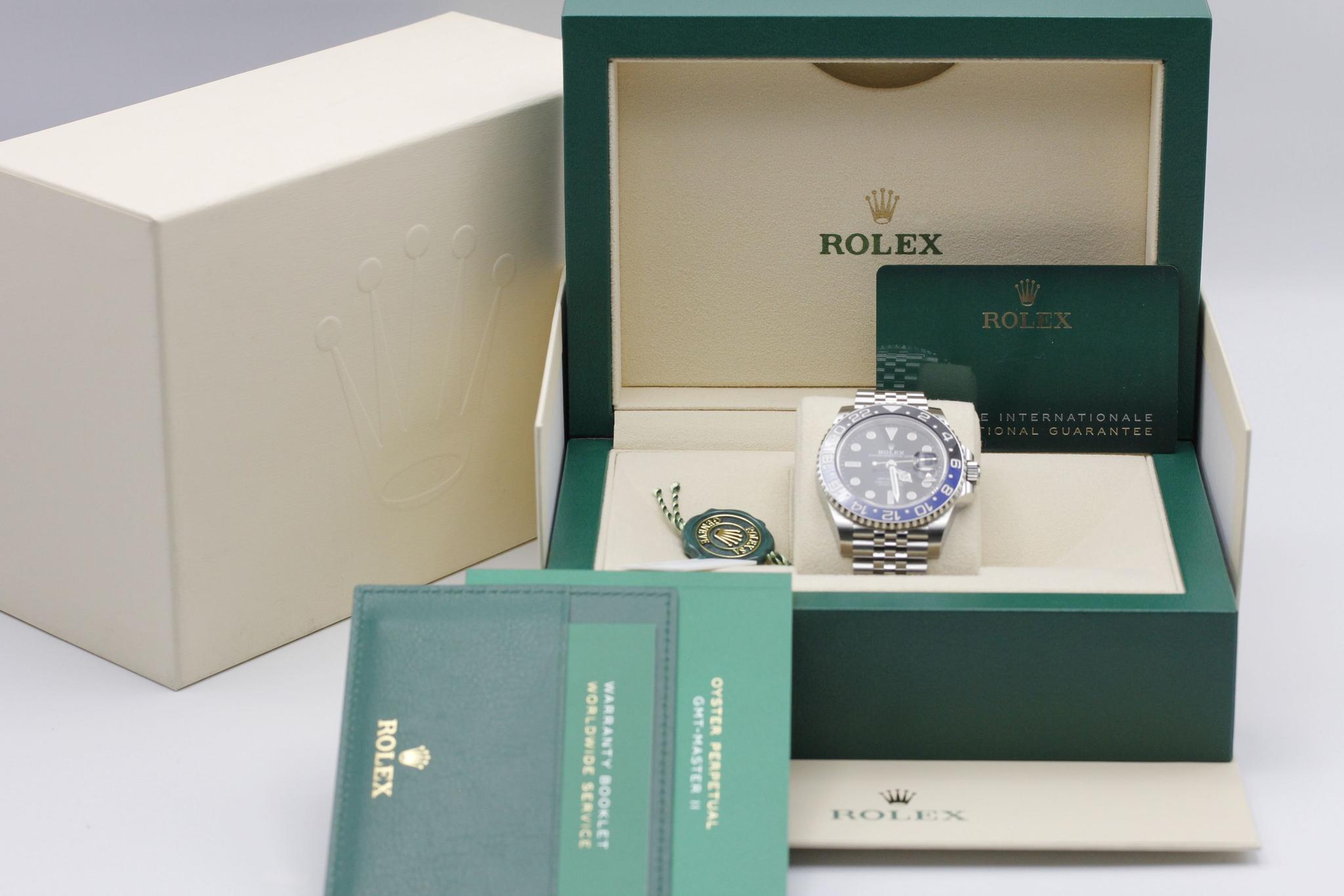 Watch Image 11